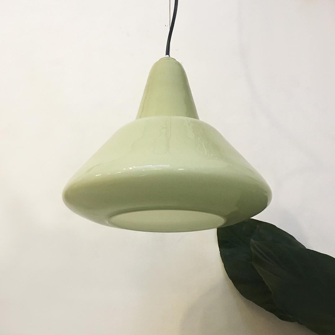 Italian Mid-Century Modern Bell-Shaped Green Glass Pendant Chandelier, 1960s In Good Condition In MIlano, IT