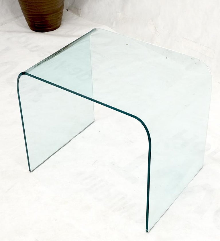Italian Mid-Century Modern Bent Glass End Table Stand For Sale at 1stDibs