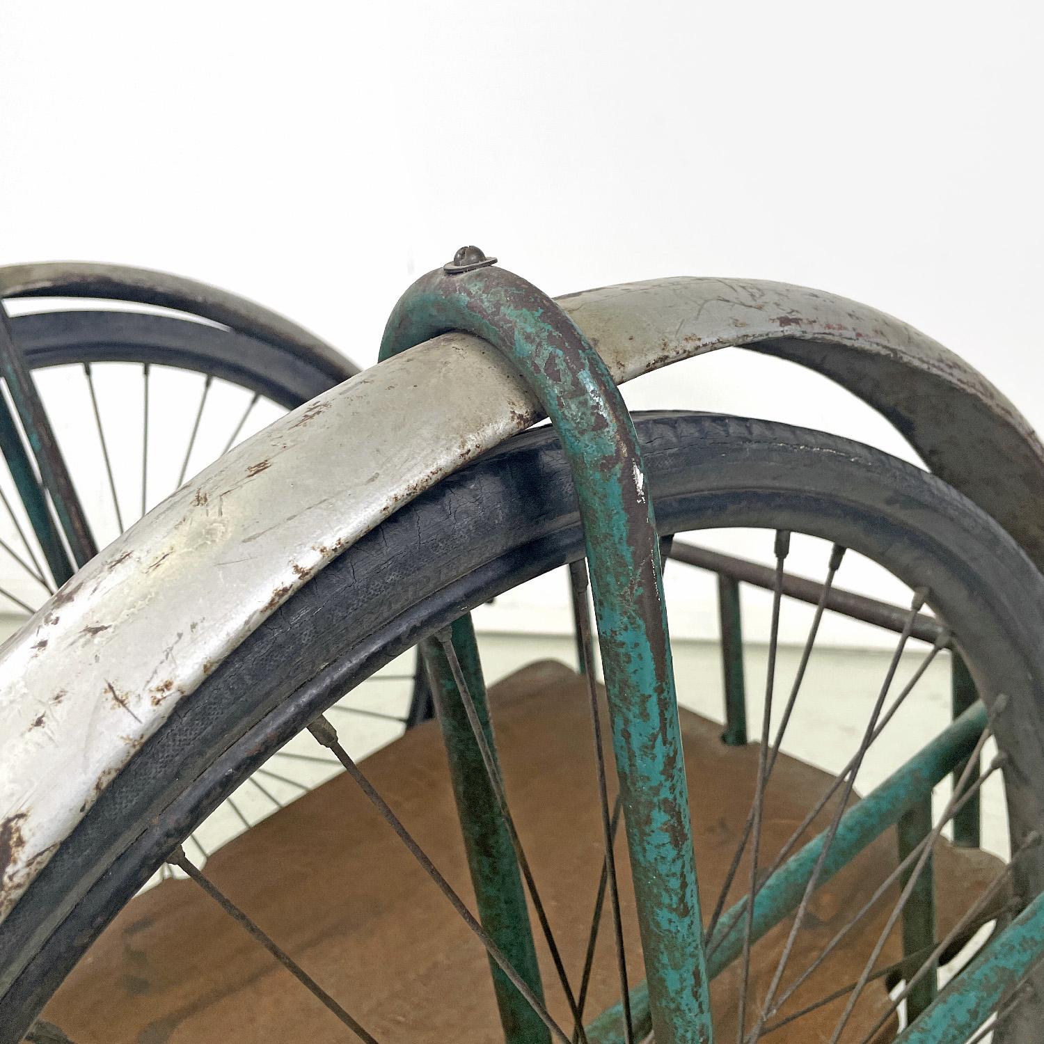 Italian mid-century modern bicycle trailer in metal and wood, 1960s For Sale 5