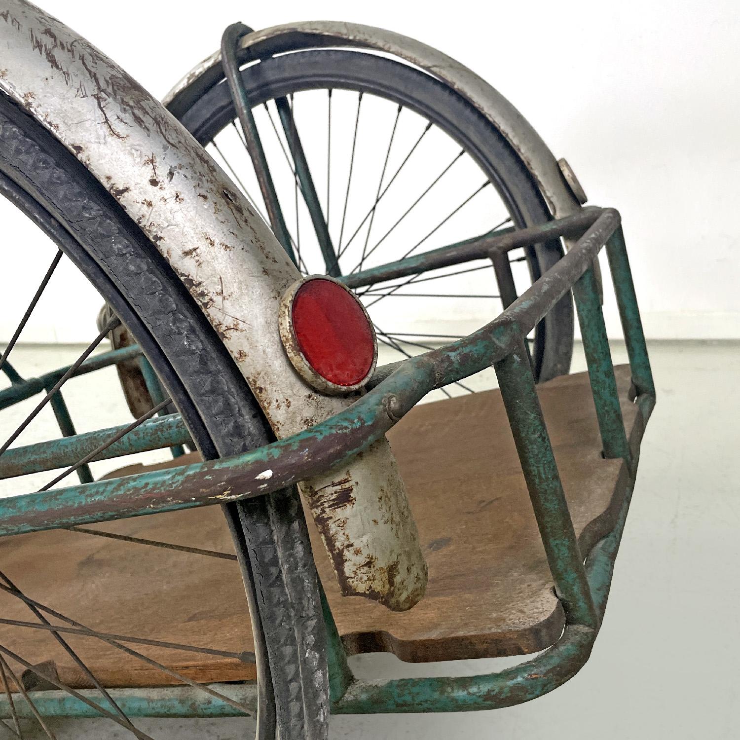 Italian mid-century modern bicycle trailer in metal and wood, 1960s For Sale 3
