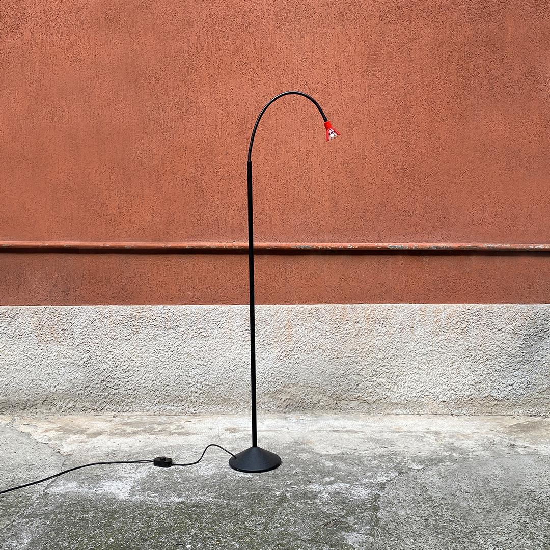 Late 20th Century Italian Mid-Century Modern Black and Red Metal Floor Lamp by Tronconi, 1980s For Sale