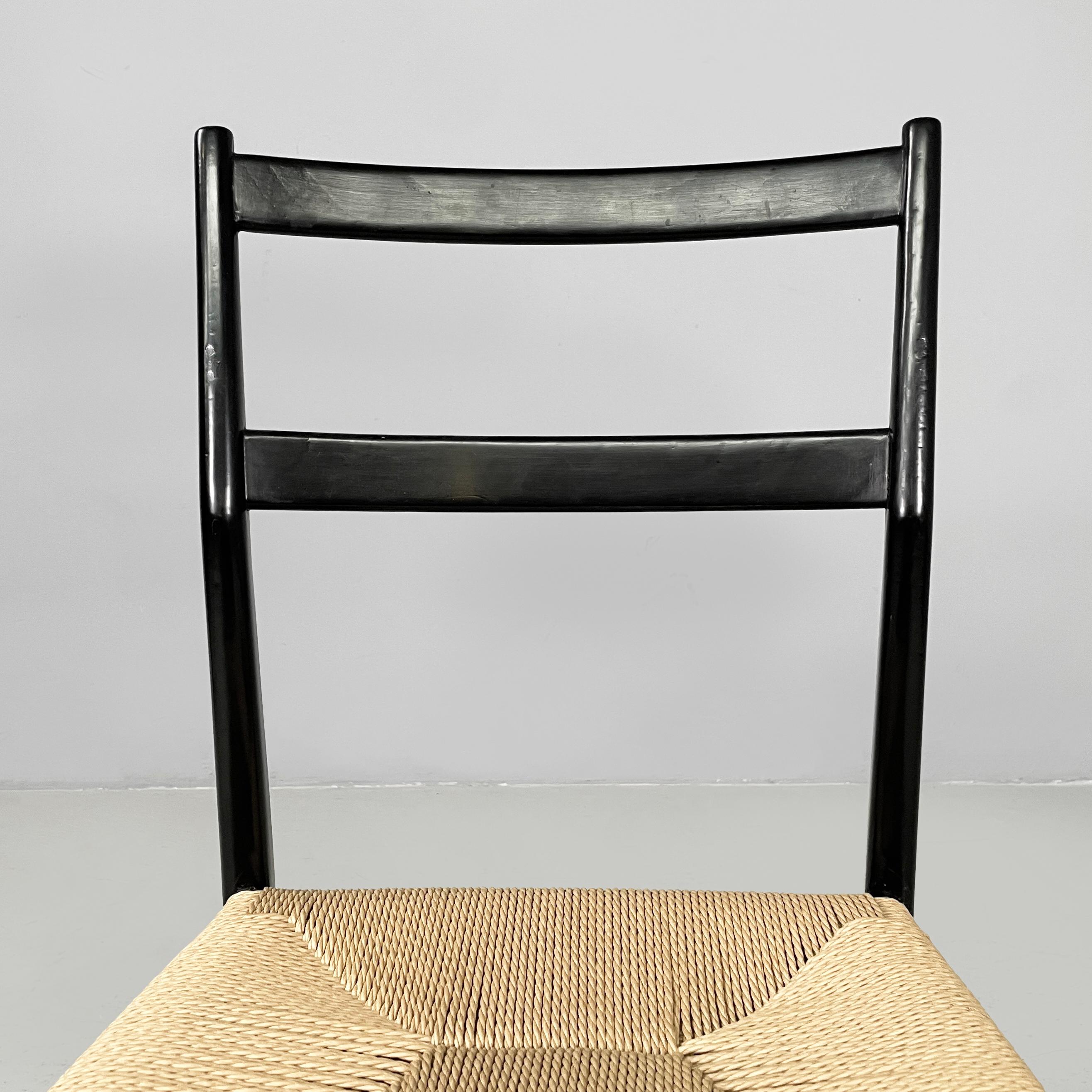 Italian mid-century modern black chairs Leggera by Gio Ponti for Cassina,  1960s in vendita 3