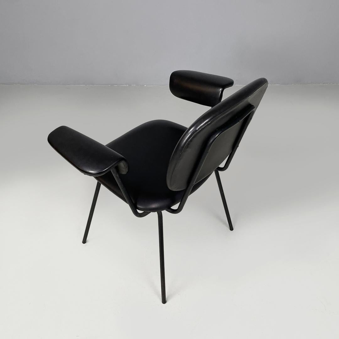 Italian mid-century modern black faux leather and black metal chair, 1960s In Good Condition For Sale In MIlano, IT