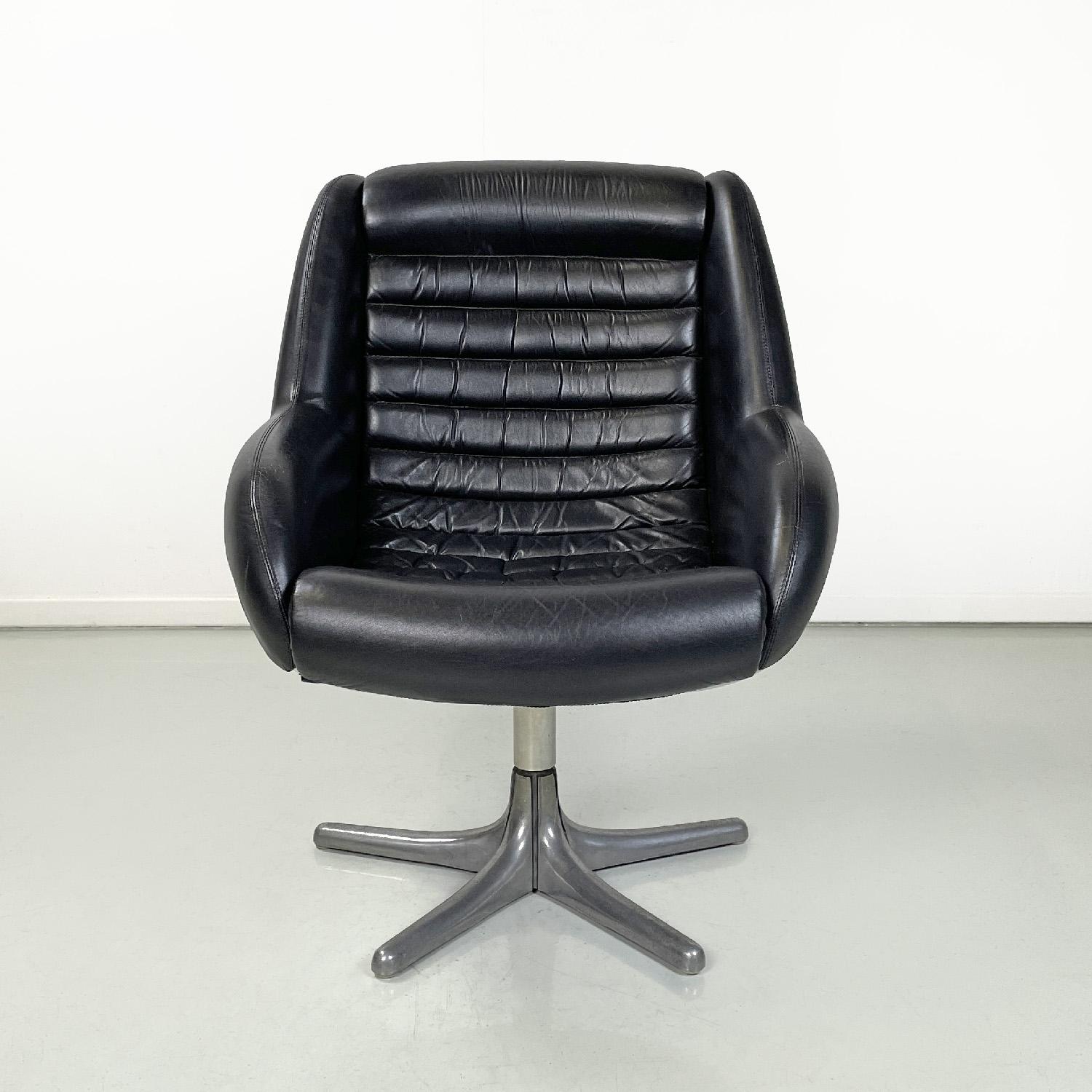 Mid-Century Modern Italian mid-century modern black leather armchair Cesare Casati for Arflex 1960s For Sale