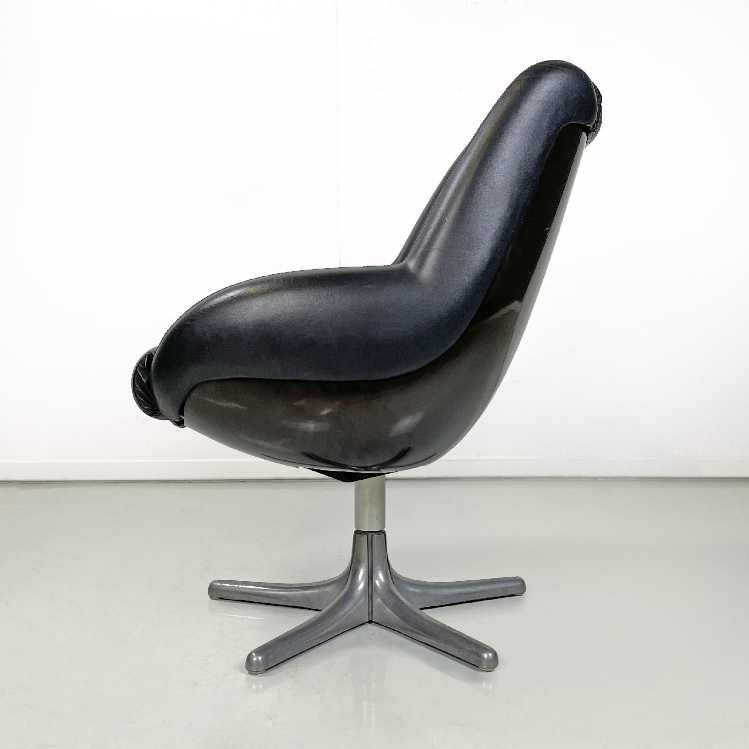 Italian mid-century modern black leather armchair Cesare Casati for Arflex 1960s In Good Condition For Sale In MIlano, IT