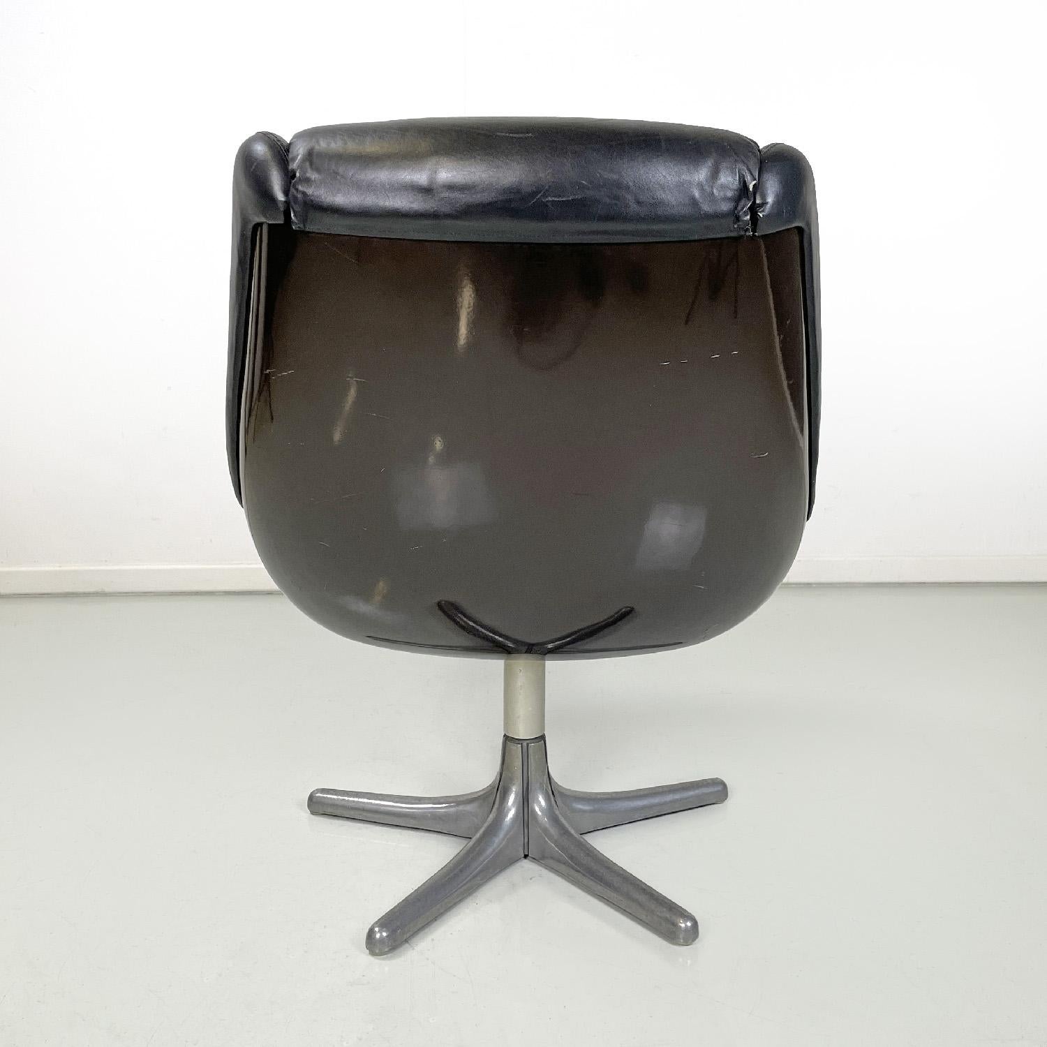 Mid-20th Century Italian mid-century modern black leather armchair Cesare Casati for Arflex 1960s For Sale