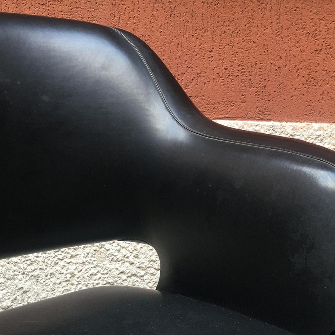 Italian Mid-Century Modern Black Leather Armchairs by Cassina, 1970s 8