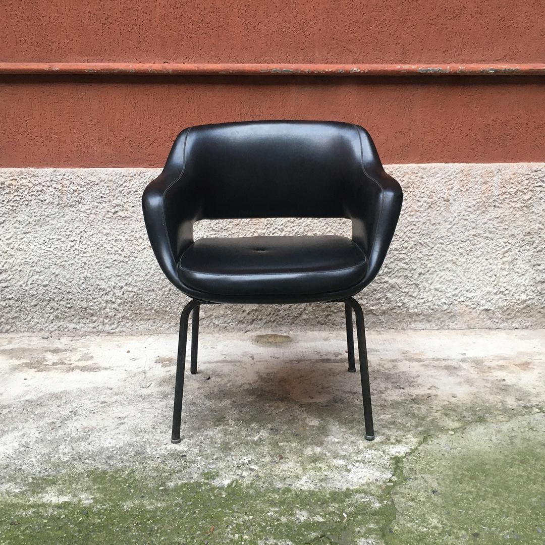 Italian Mid-Century Modern Black Leather Armchairs by Cassina, 1970s 4