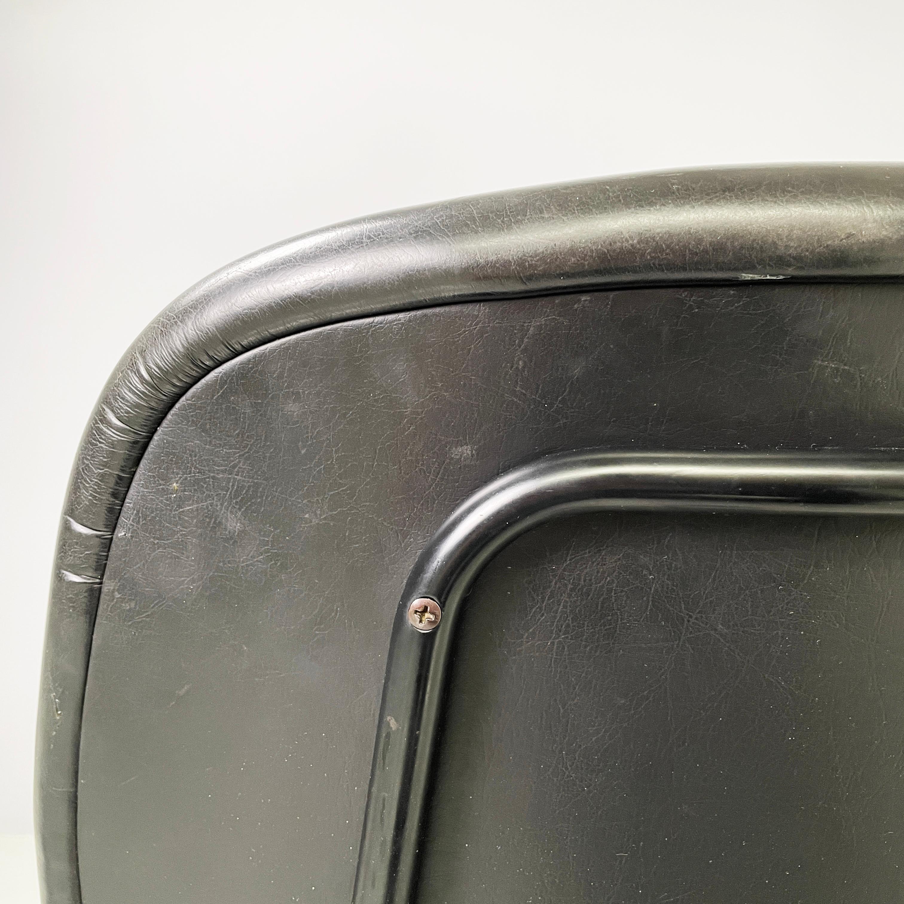 Cuir noir italien moderne du milieu du siècle  chaise de bureau en métal d'Olivetti, années 1960 en vente 4