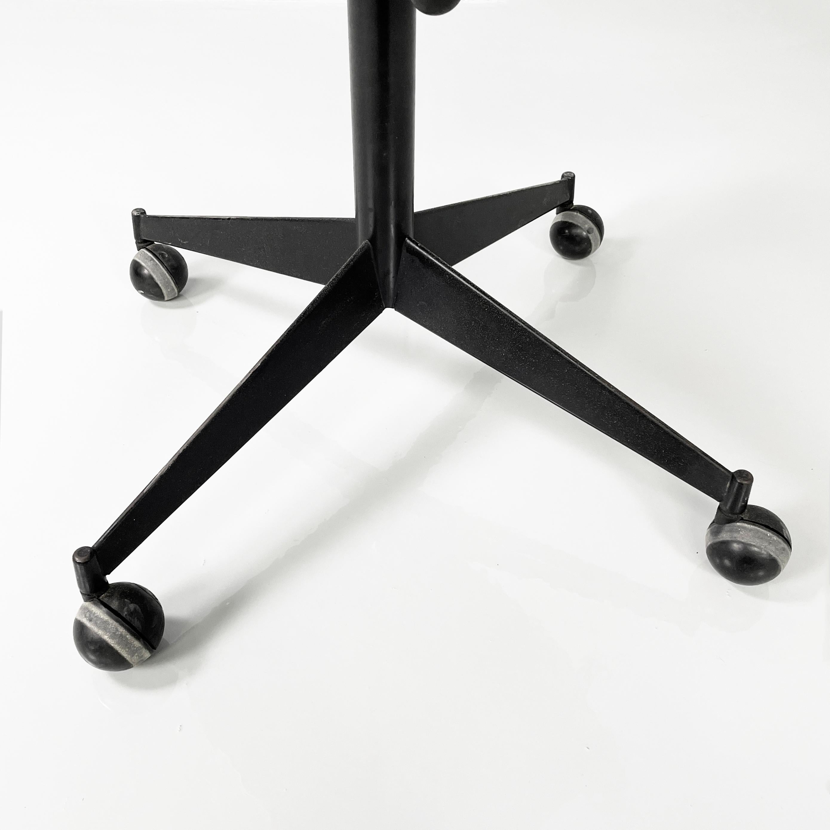 Cuir noir italien moderne du milieu du siècle  chaise de bureau en métal d'Olivetti, années 1960 en vente 6