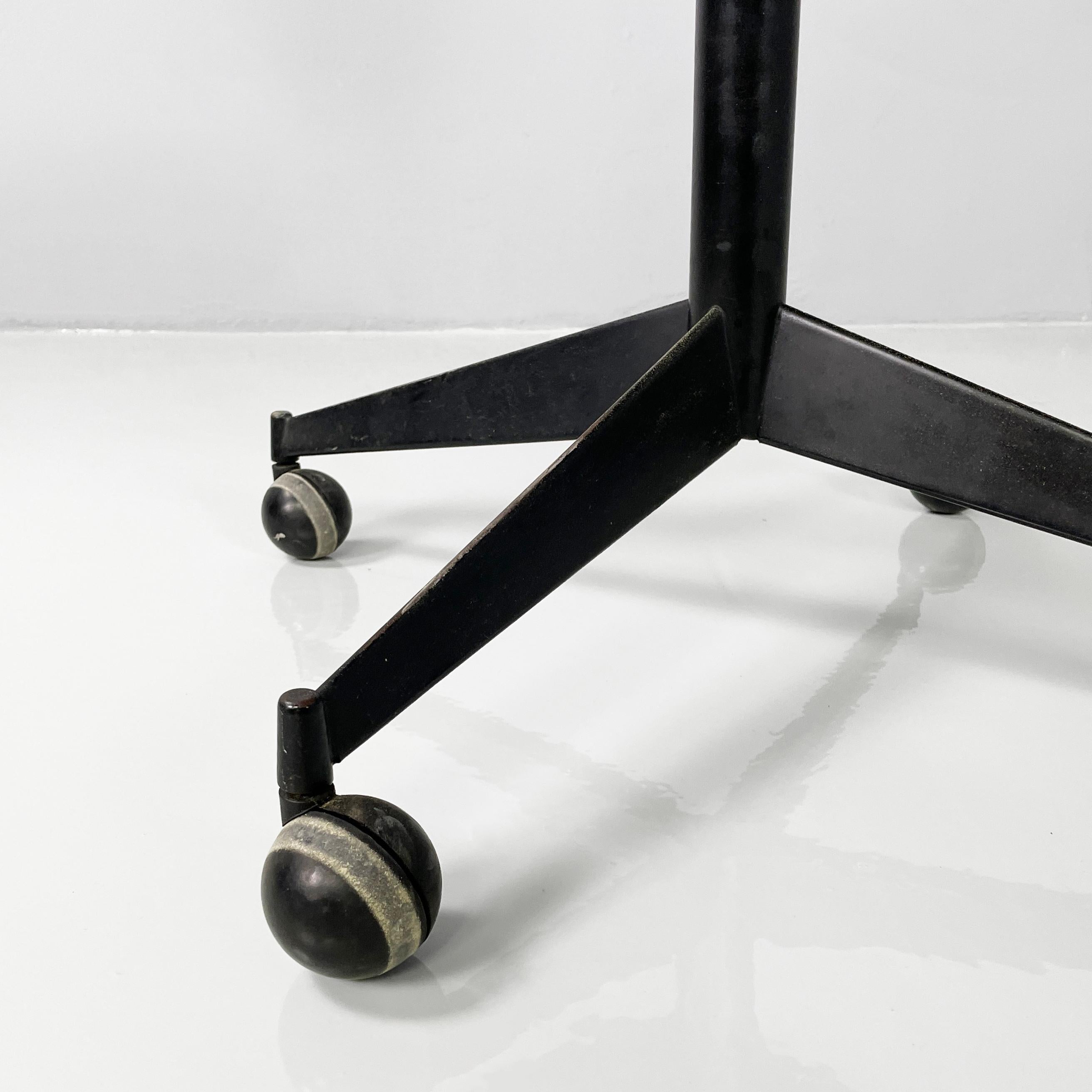 Cuir noir italien moderne du milieu du siècle  chaise de bureau en métal d'Olivetti, années 1960 en vente 7