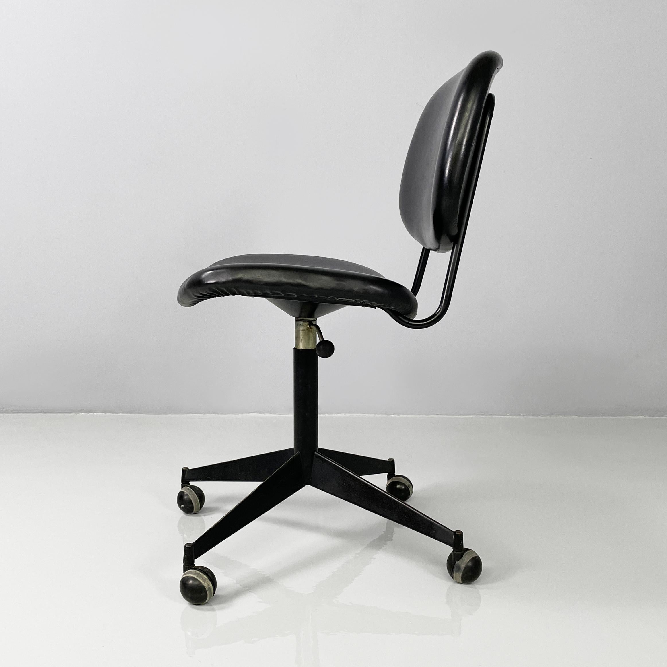 Italian Cuir noir italien moderne du milieu du siècle  chaise de bureau en métal d'Olivetti, années 1960 en vente