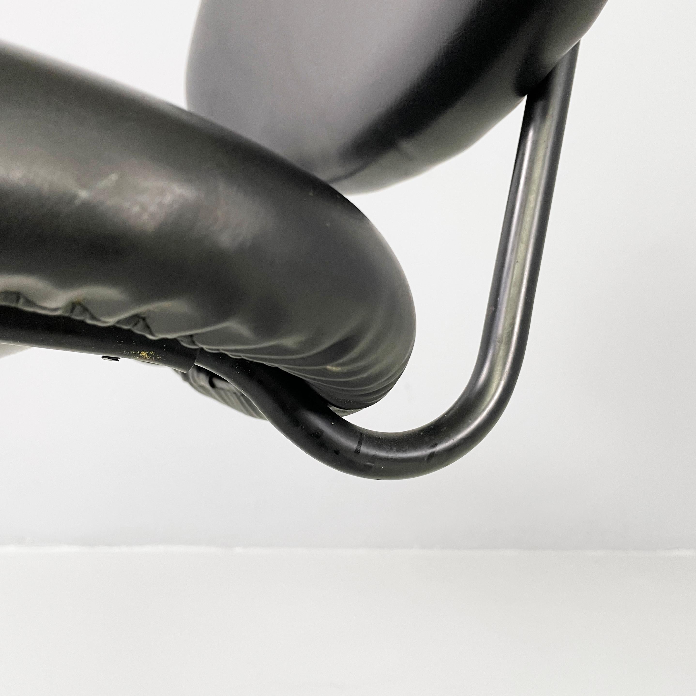 Cuir noir italien moderne du milieu du siècle  chaise de bureau en métal d'Olivetti, années 1960 en vente 3