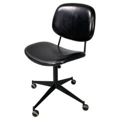 Piel negra italiana moderna de mediados de siglo  silla de oficina metálica de Olivetti, años 60