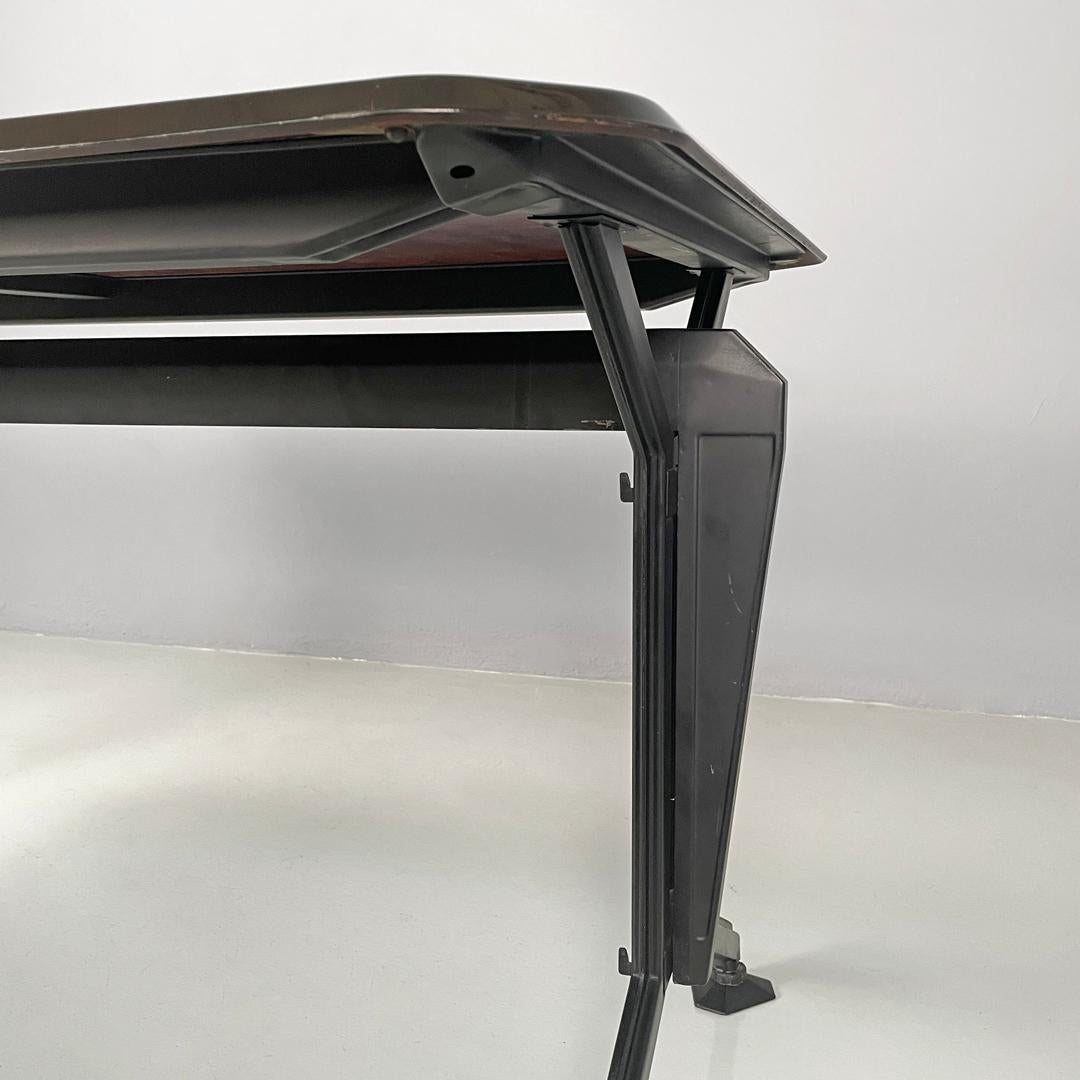 Escritorio italiano moderno de mediados de siglo en metal laminado negro Arco BBPR Olivetti, años 60 en venta 9