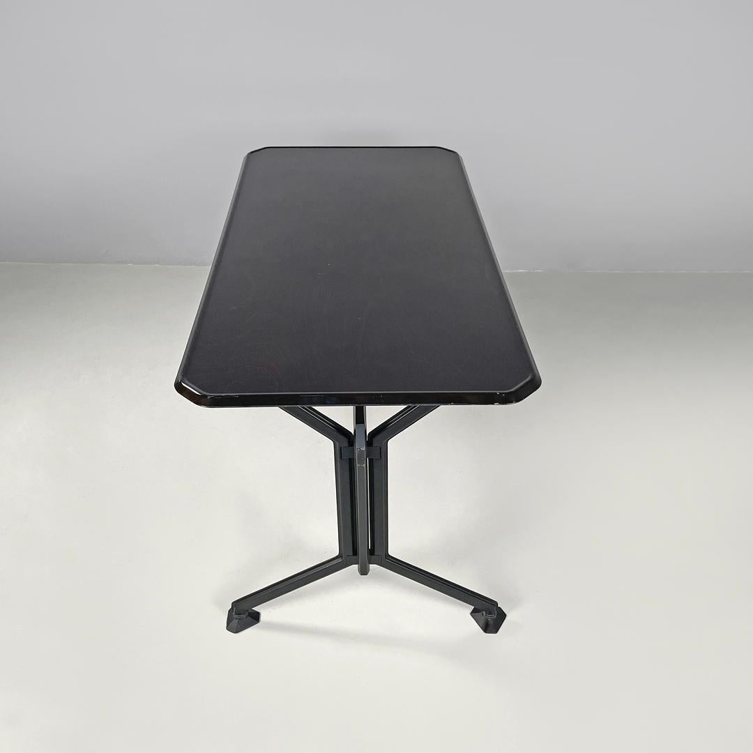 Escritorio italiano moderno de mediados de siglo en metal laminado negro Arco BBPR Olivetti, años 60 en Bueno estado para la venta en MIlano, IT