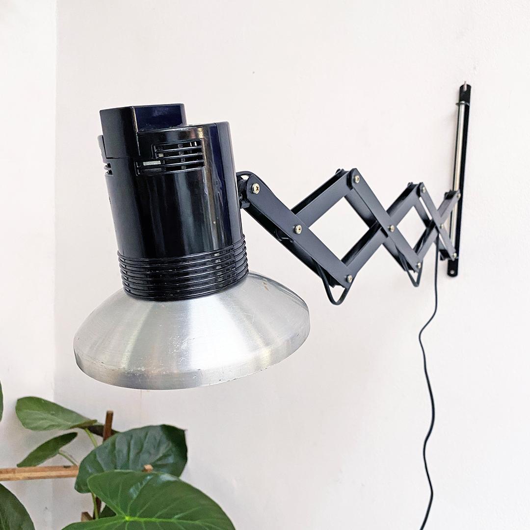Italian Mid-Century Modern Black Pantograph Wall Lamp with Adjustable, 1970s In Good Condition For Sale In MIlano, IT