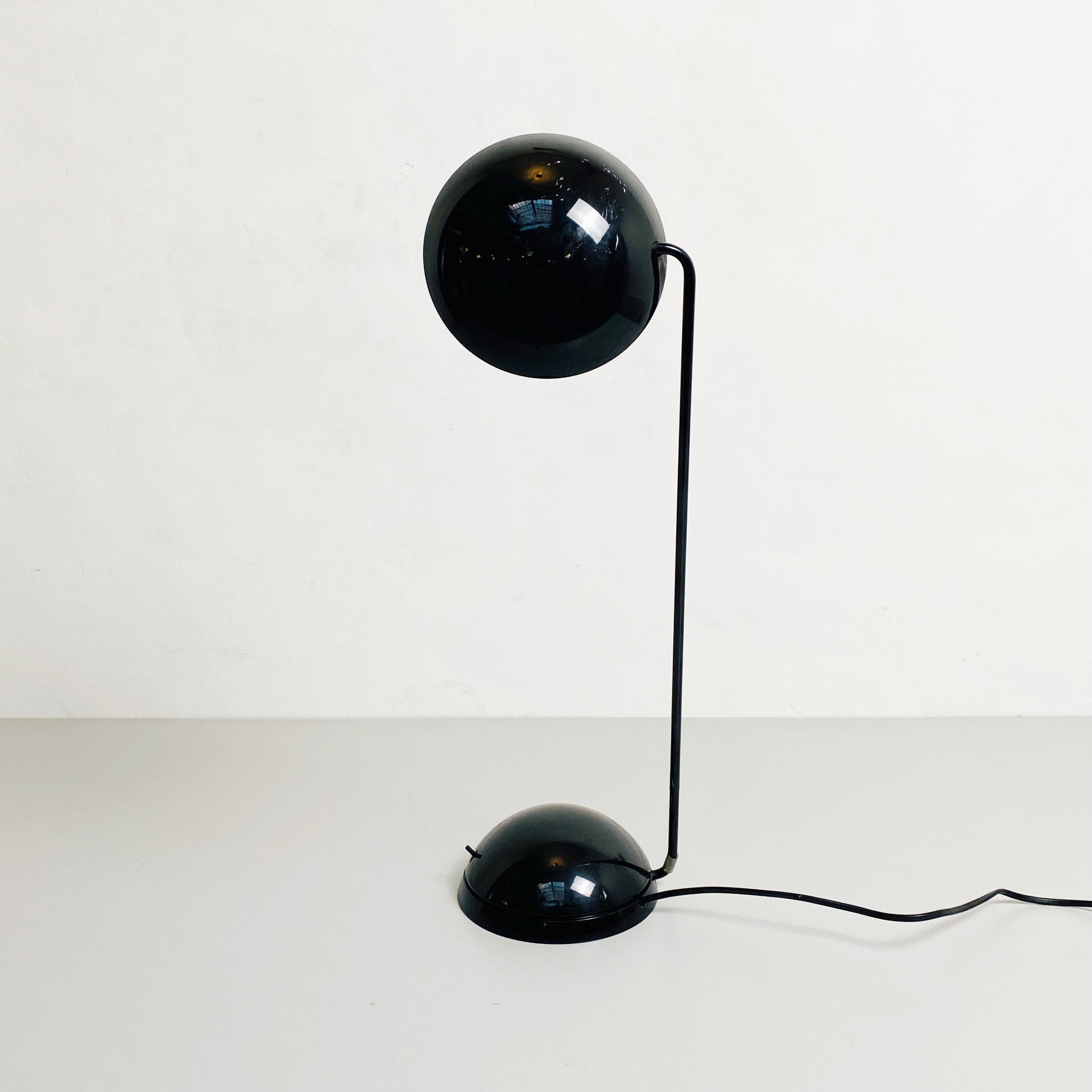 Mid-Century Modern Lampe de bureau italienne en plastique noir, moderne du milieu du siècle dernier, années 1980