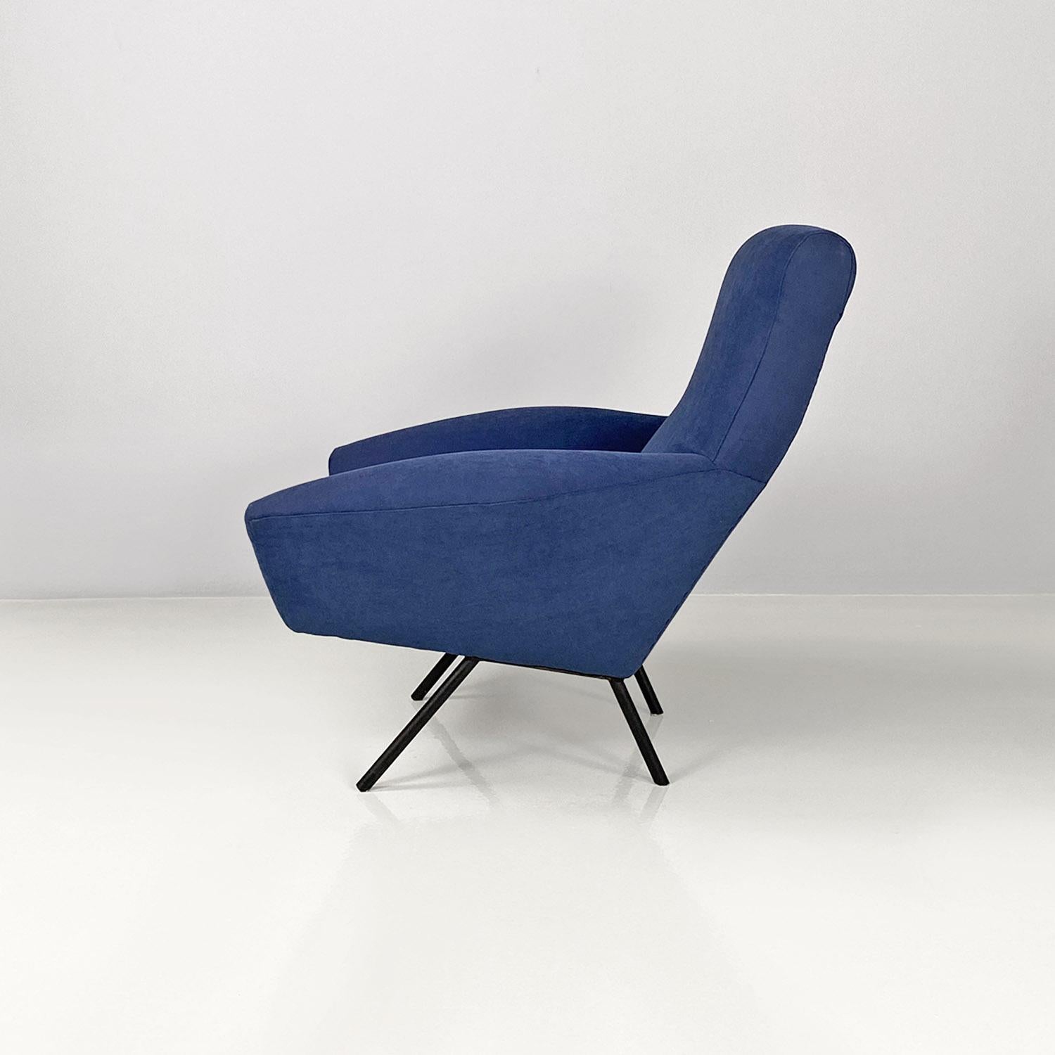 Sillones italianos modernos de mediados de siglo de tela azul y metal negro, años 60 mediados del siglo XX en venta