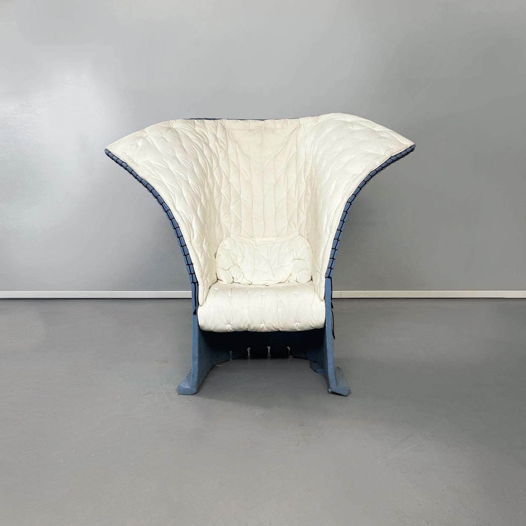 Italian mid-century modern blue felt Feltri armchair by Pesce for Cassina, 1990s
Feltri model armchair with semicircular seat covered with a white quilted fabric mattress, coupled with polyester wadding, and covered with light blue wool felt. In the