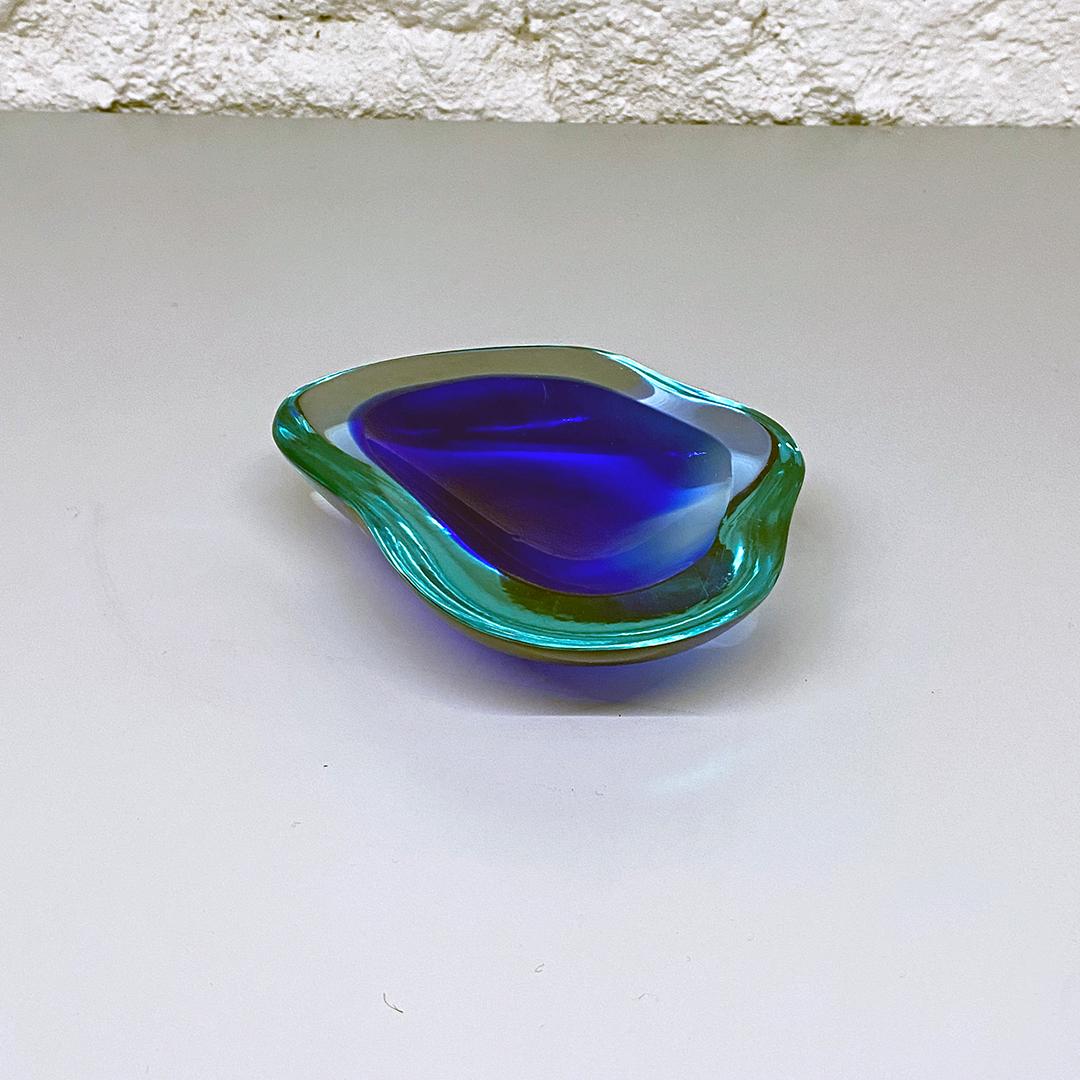 Italian Mid-Century Modern Blue Murano Glass Ashtray with Irregular Shape, 1970s In Good Condition In MIlano, IT