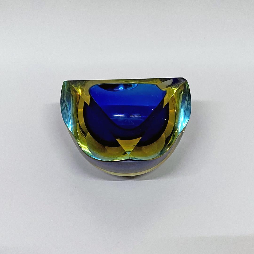 Late 20th Century Italian Mid-Century Modern Blue Murano Glass Ashtray with Yellow Shades, 1970s