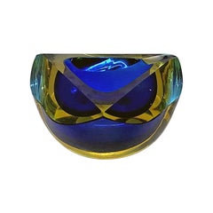 Italian Mid-Century Modern Blue Murano Glass Ashtray with Yellow Shades, 1970s Italian Mid-Century Modern Blue Murano Glass Ashtray with Yellow Shades, 1970s