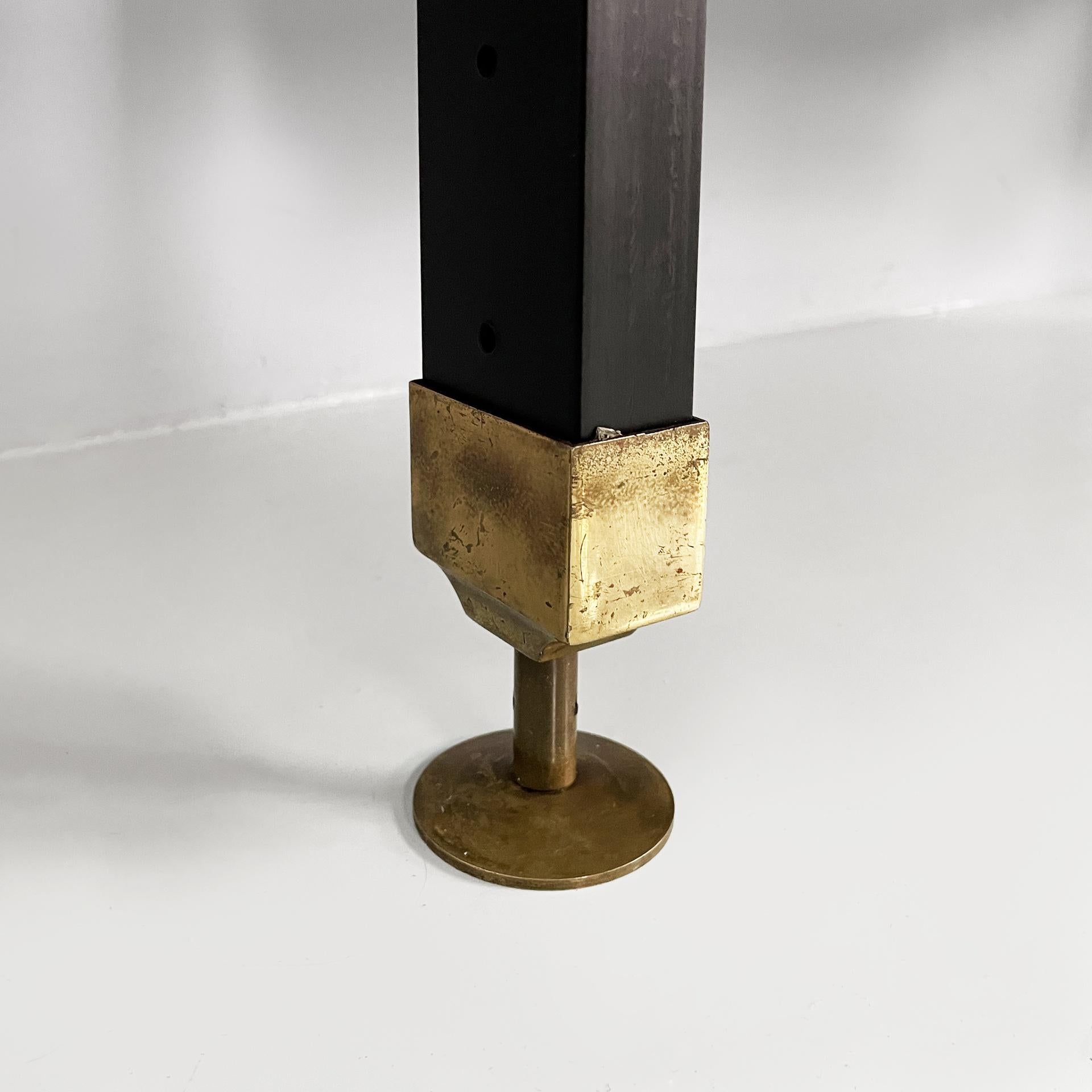 Italian mid-century modern bookcase in wood, brass and black metal, 1960s in vendita 14