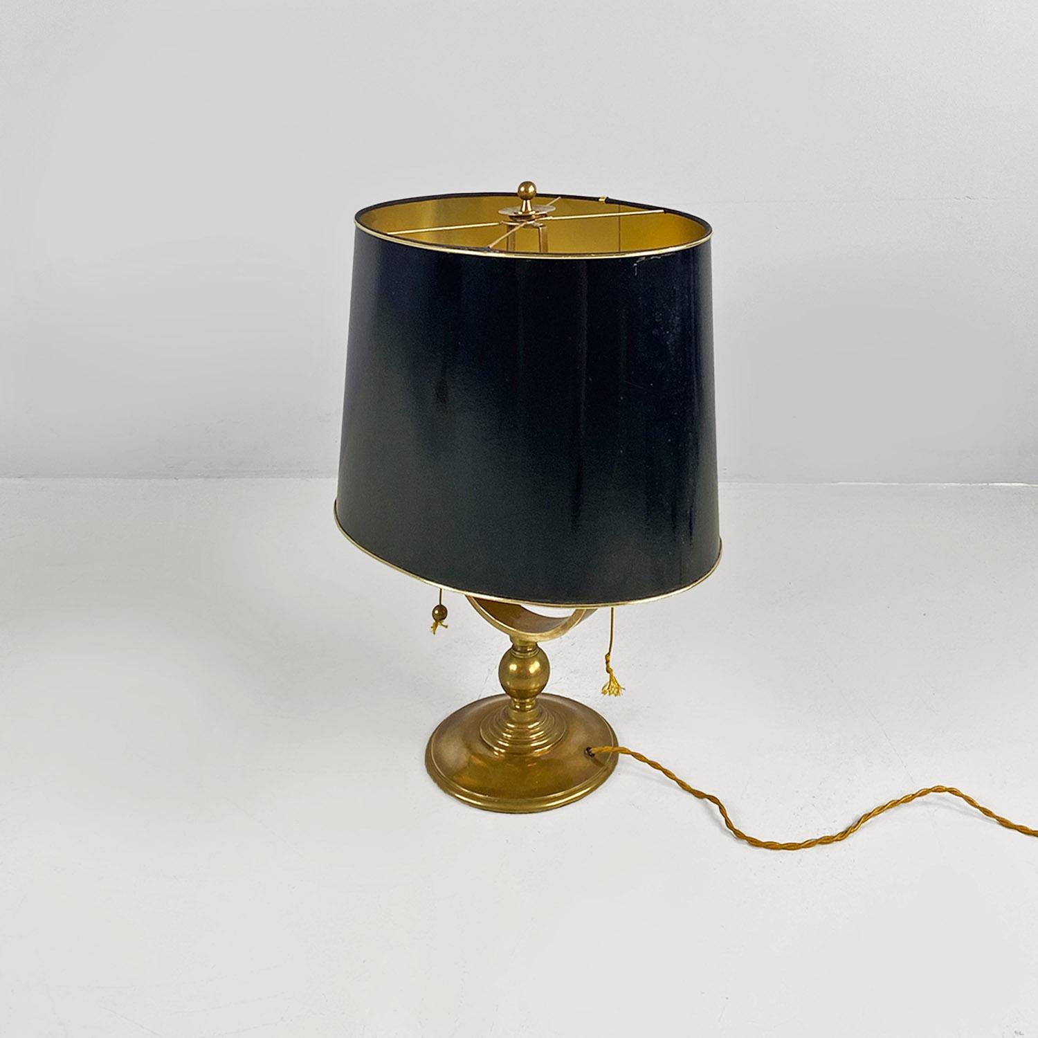 Italienisch Mitte des Jahrhunderts modernen Messing und schwarz glänzend abat jour oder Tischlampen 1940er Jahre (Mitte des 20. Jahrhunderts) im Angebot