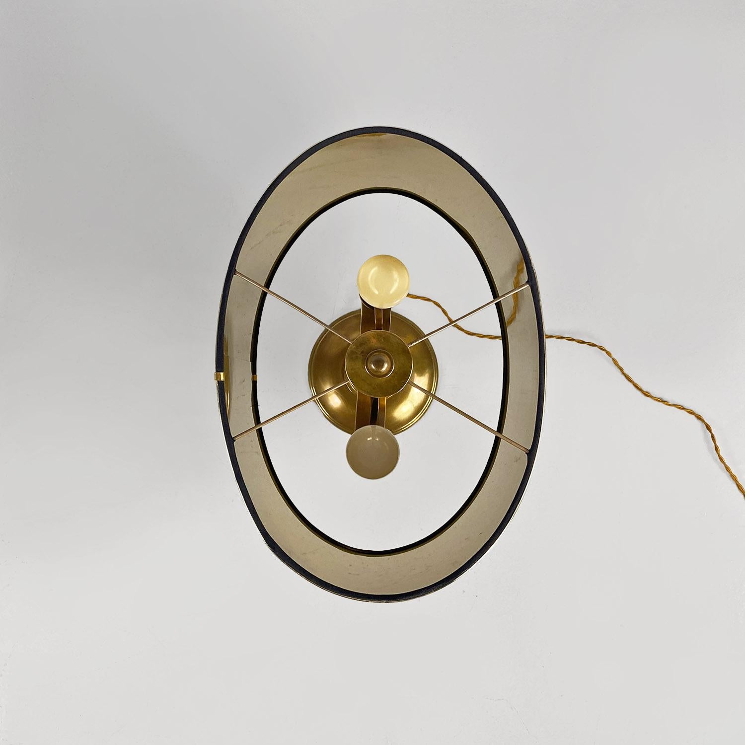 Italienisch Mitte des Jahrhunderts modernen Messing und schwarz glänzend abat jour oder Tischlampen 1940er Jahre im Angebot 1