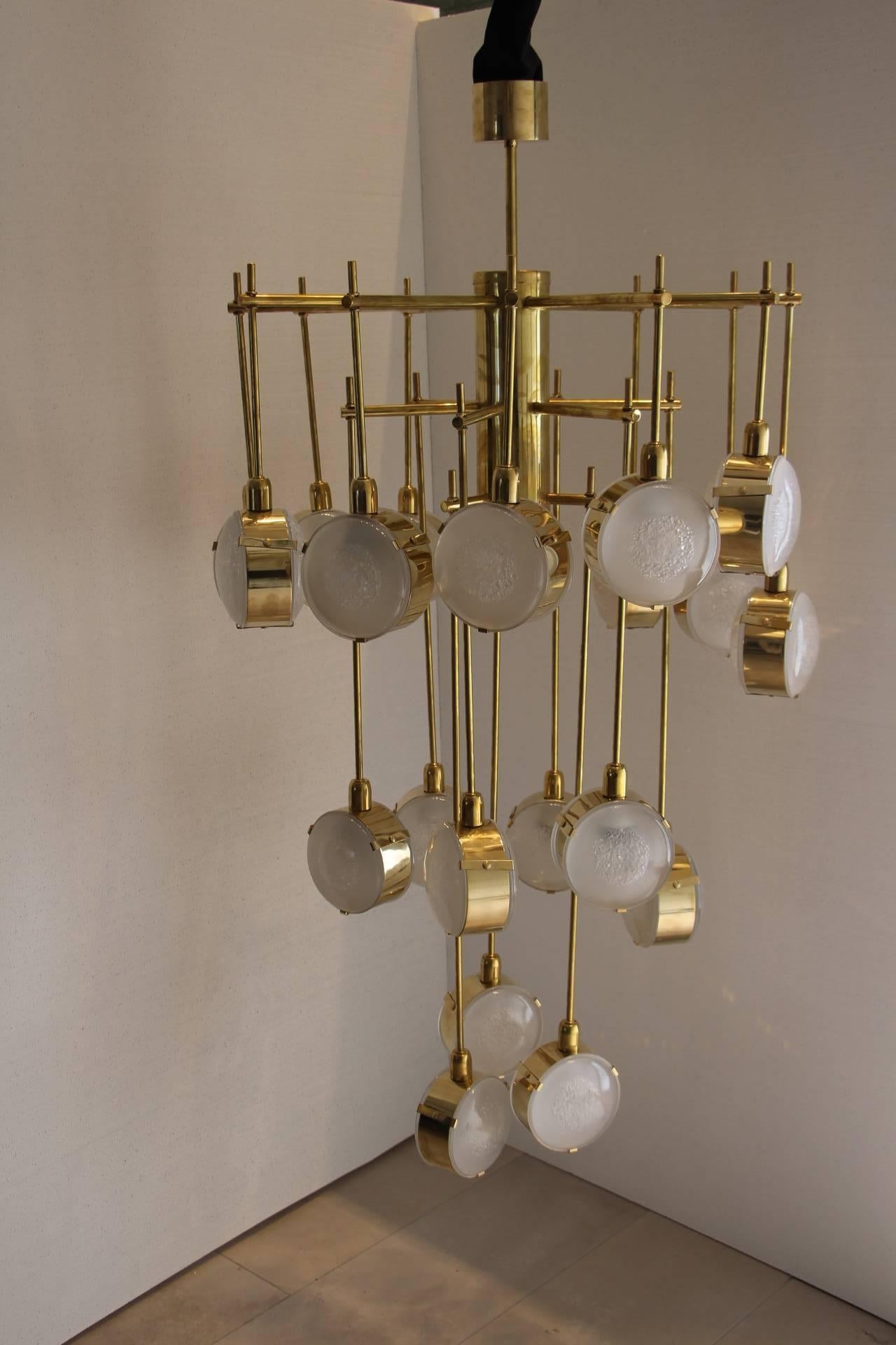 Italian Mid-Century Modern Brass and Glass Long Chandelier 2