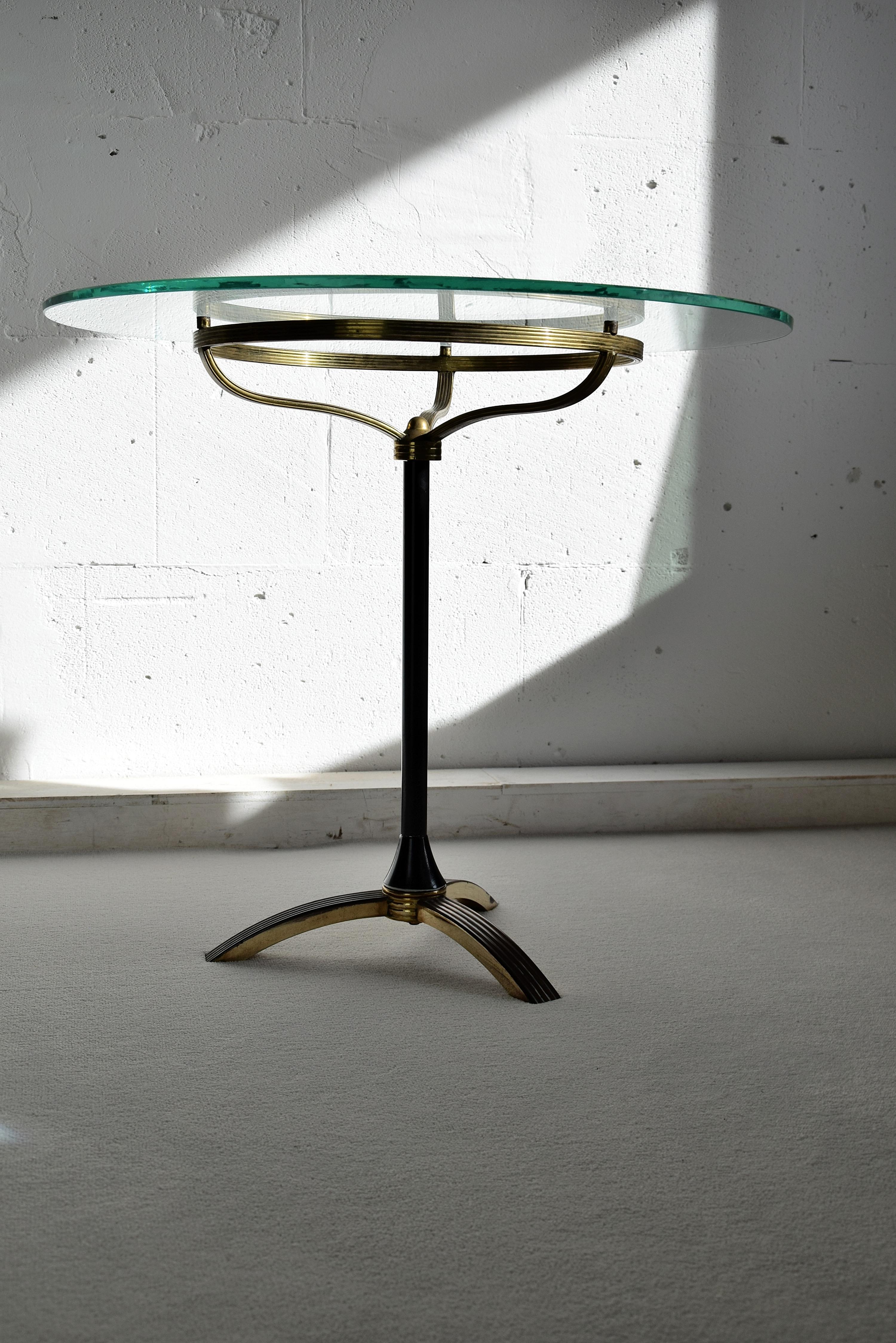 Italian Mid-century Modern Brass and Glass Side Table 3