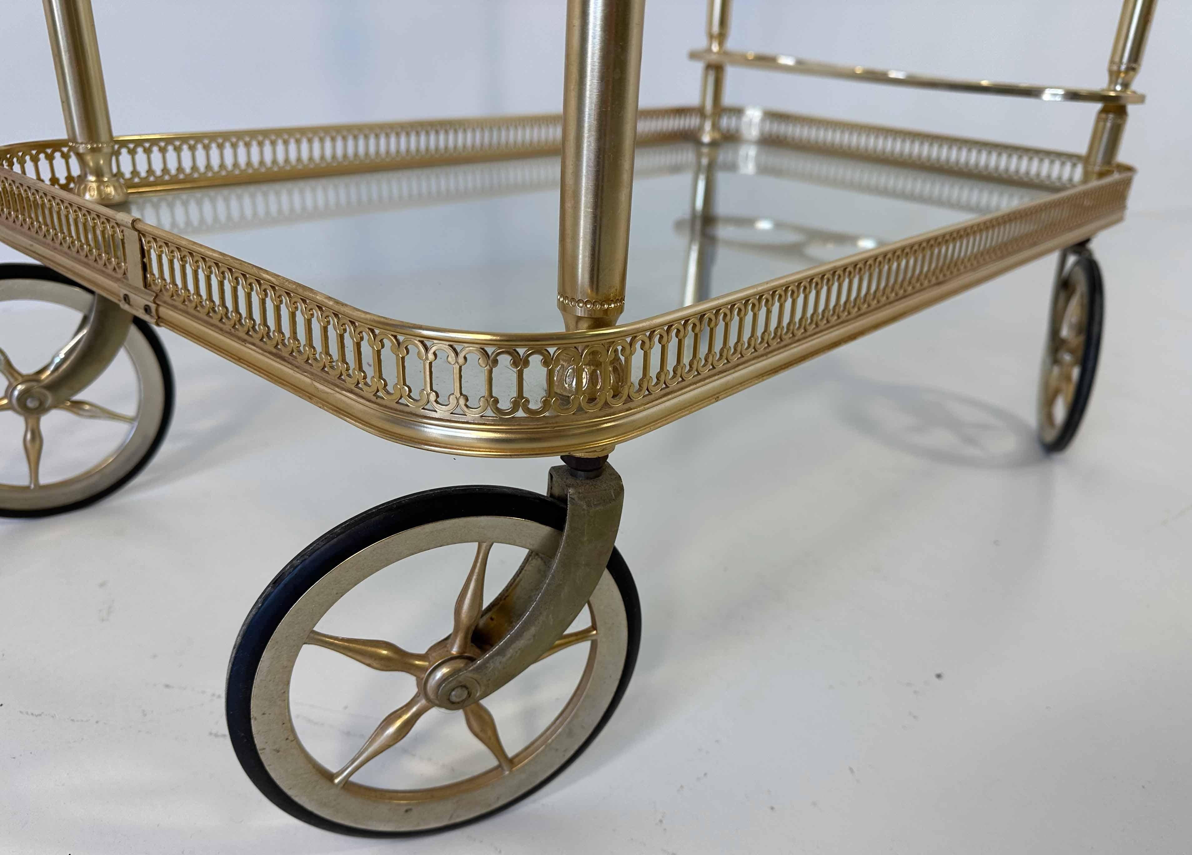 Italian Mid Century Modern Brass and Glass Tray Bart Cart Table by MB, 1970s For Sale 2