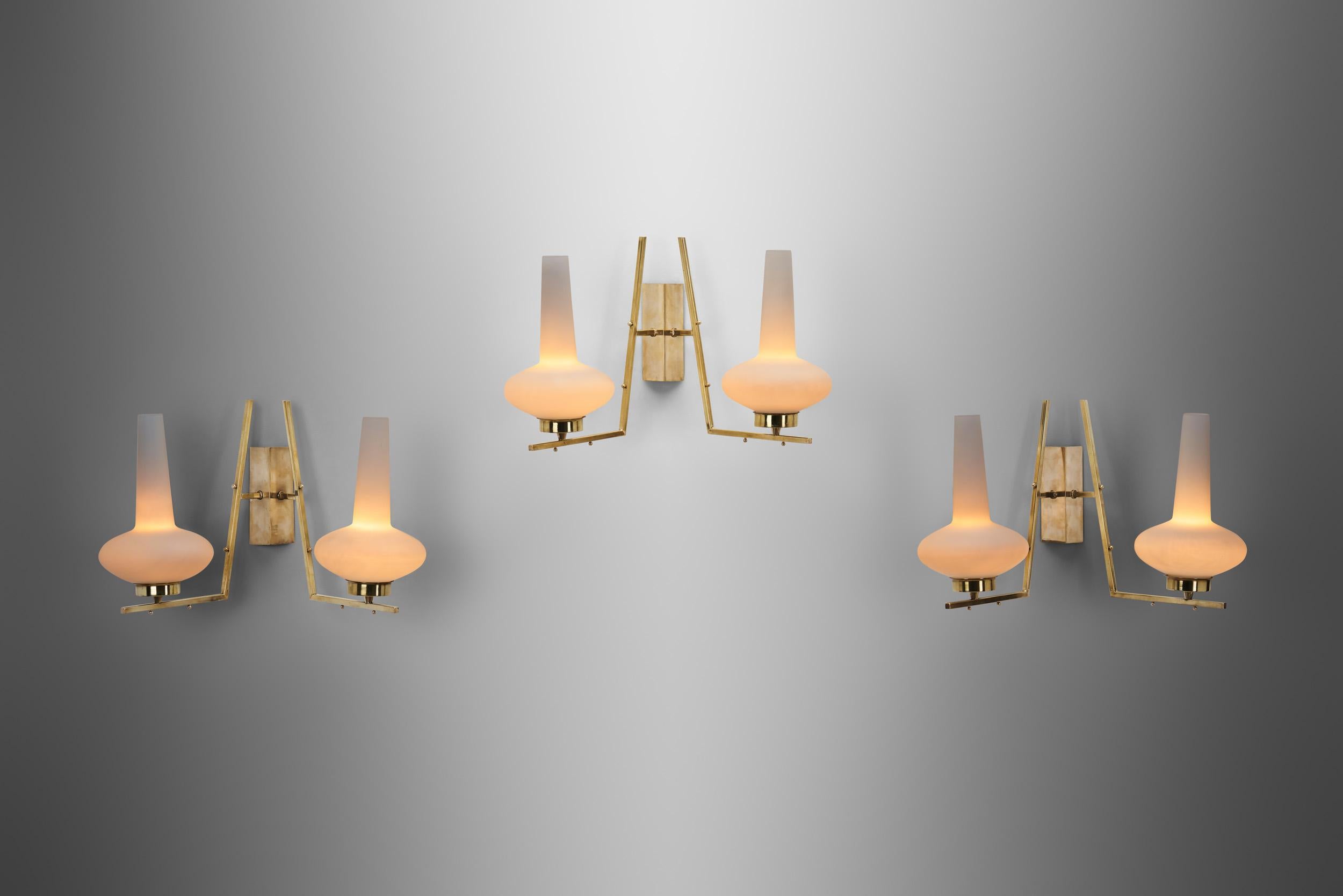 Italian Mid-Century Modern Brass and Glass Wall Lamps, Italy 1950s In Good Condition For Sale In Utrecht, NL