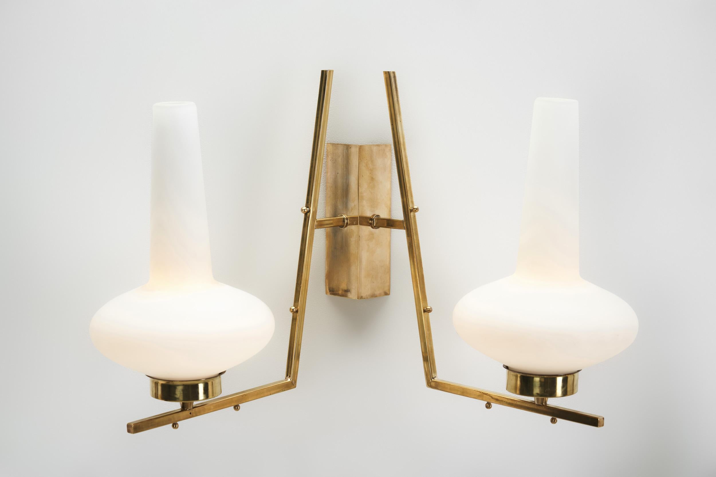 Italian Mid-Century Modern Brass and Glass Wall Lamps, Italy 1950s For Sale 3