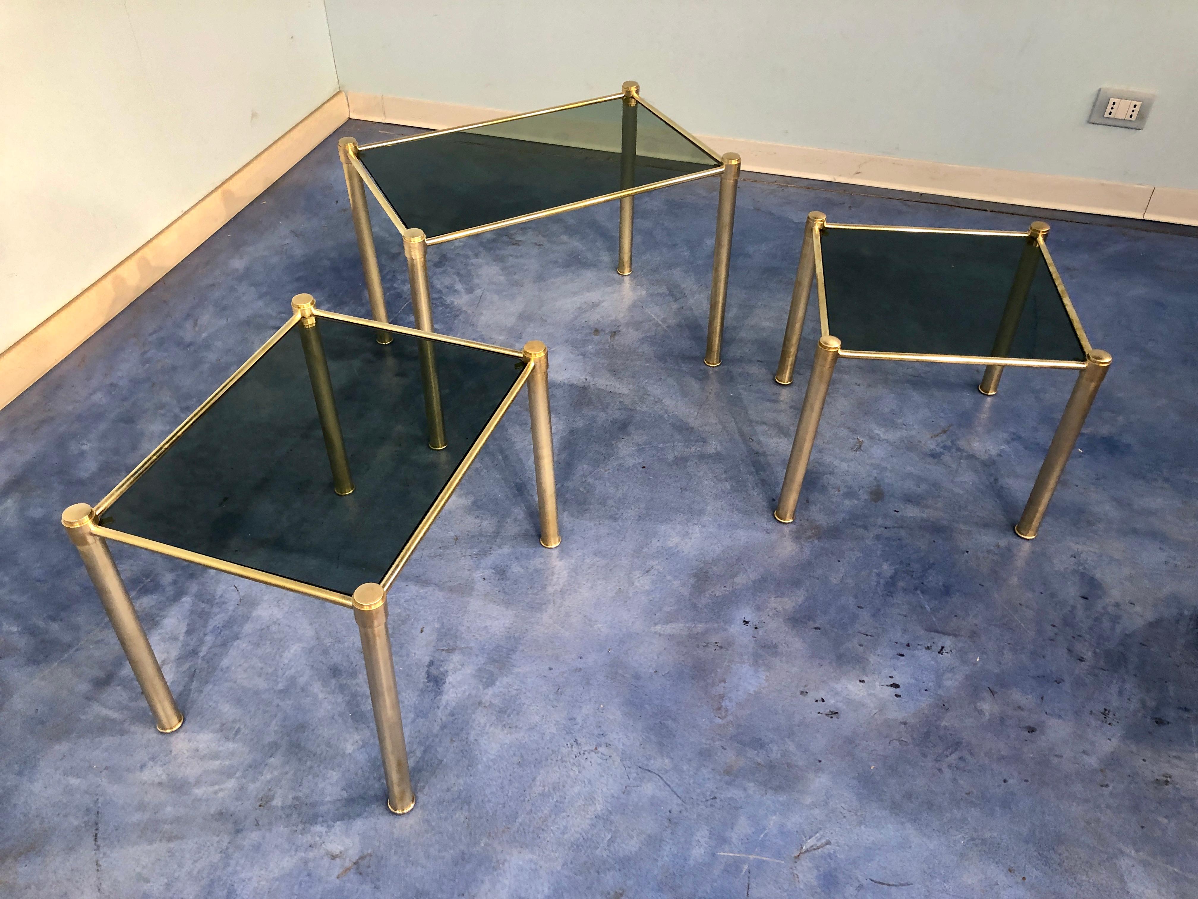 Italian Mid-Century Modern Brass and Smoked Glass Nesting Tables, 1970s For Sale 8