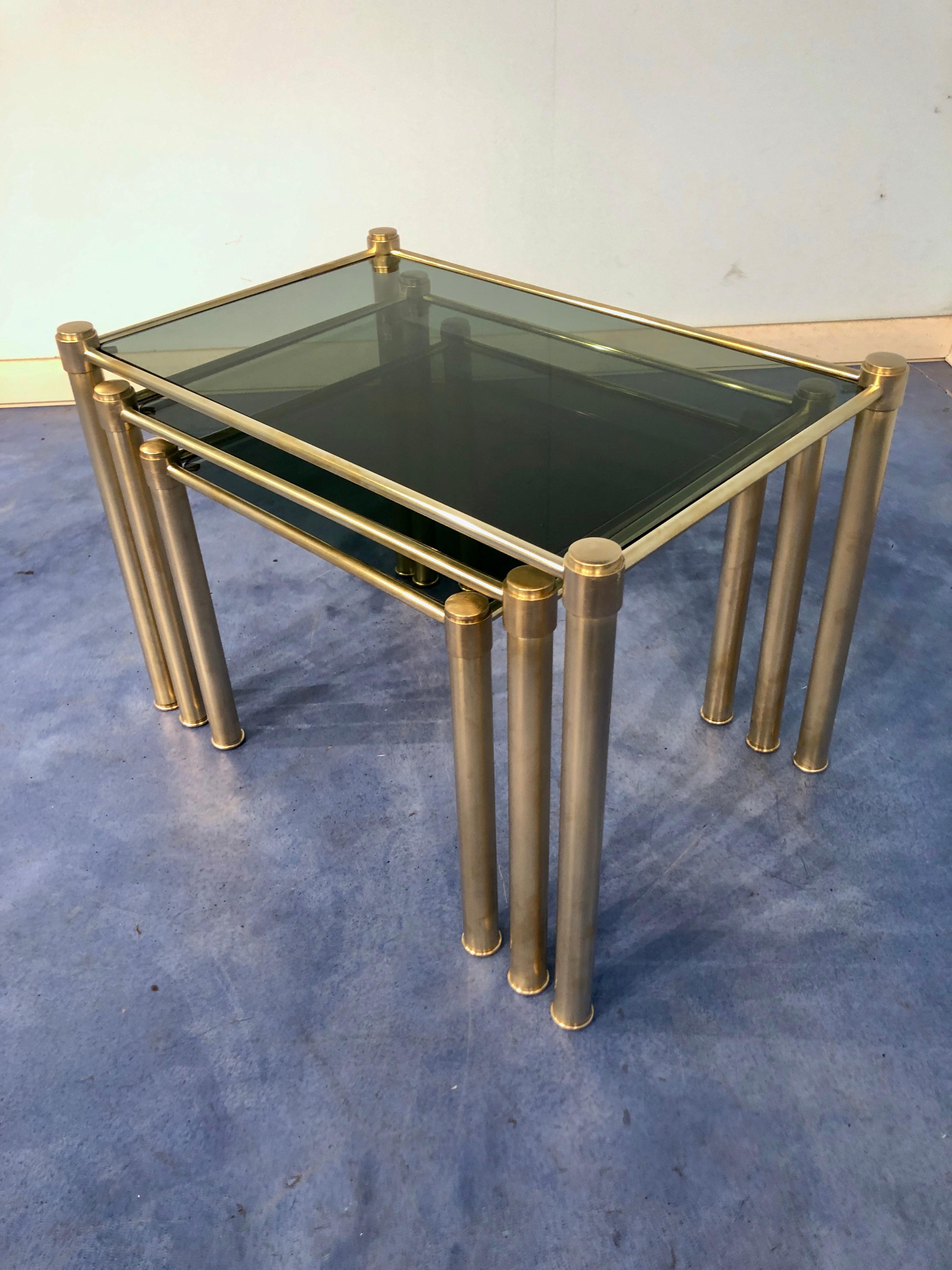 Italian Mid-Century Modern Brass and Smoked Glass Nesting Tables, 1970s For Sale 1