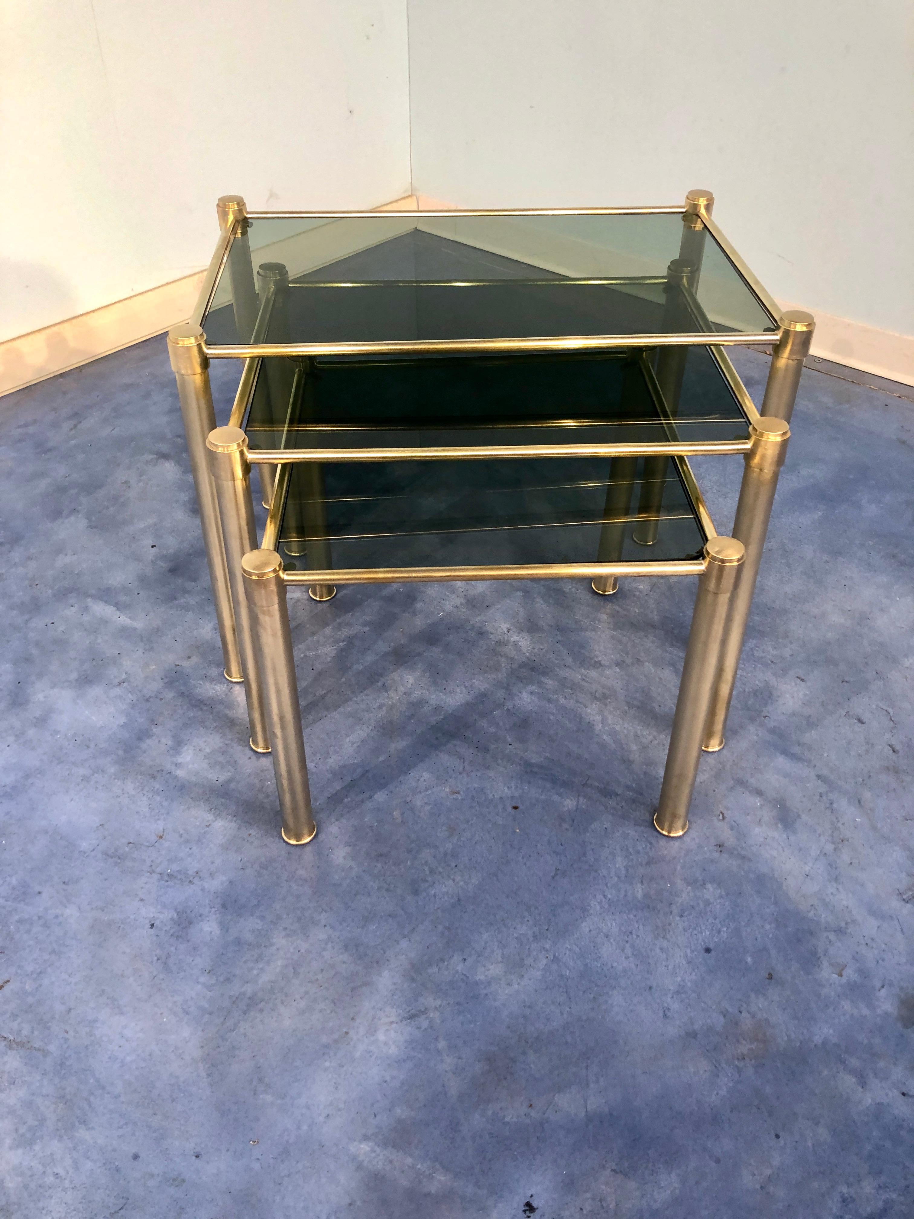 Italian Mid-Century Modern Brass and Smoked Glass Nesting Tables, 1970s For Sale 3