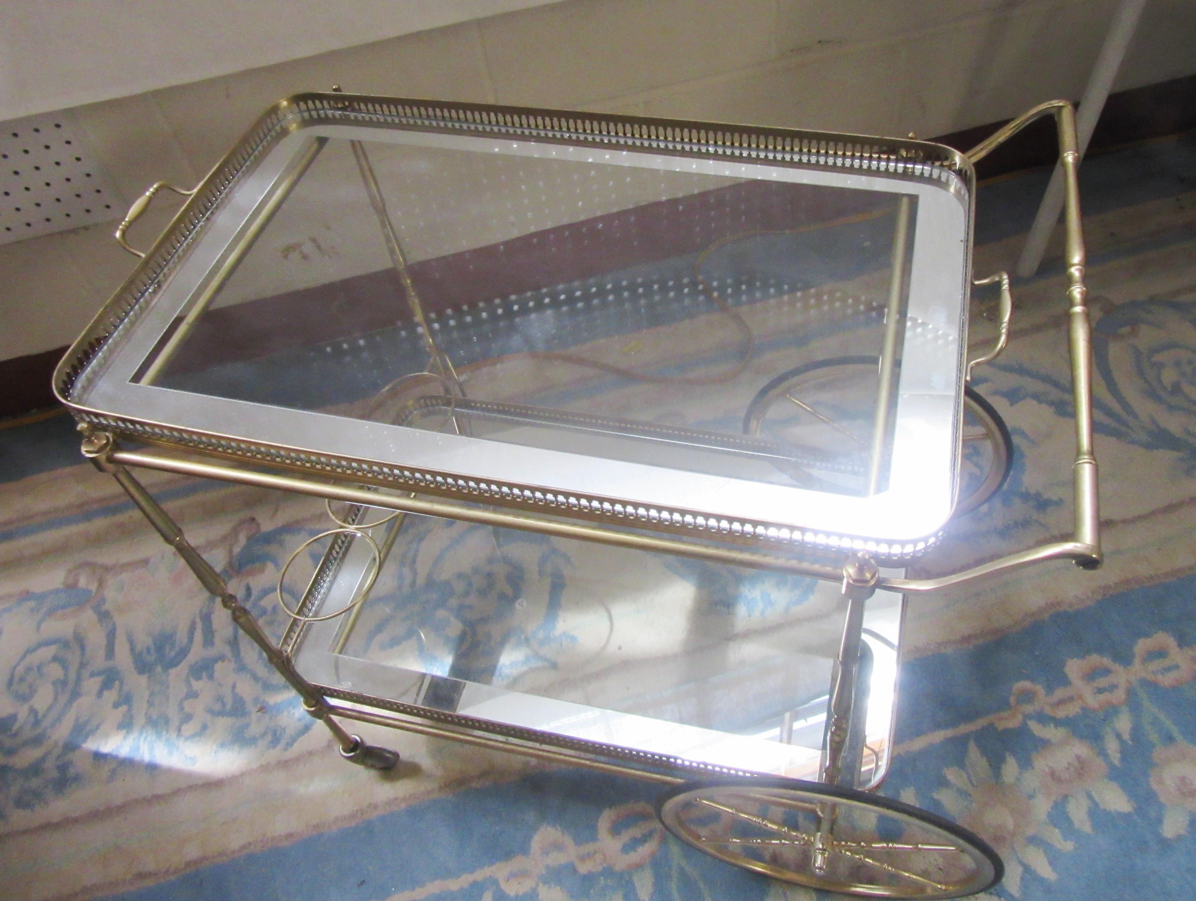 Italian Mid-Century Modern Brass Bar Cart In Good Condition In Astoria, NY