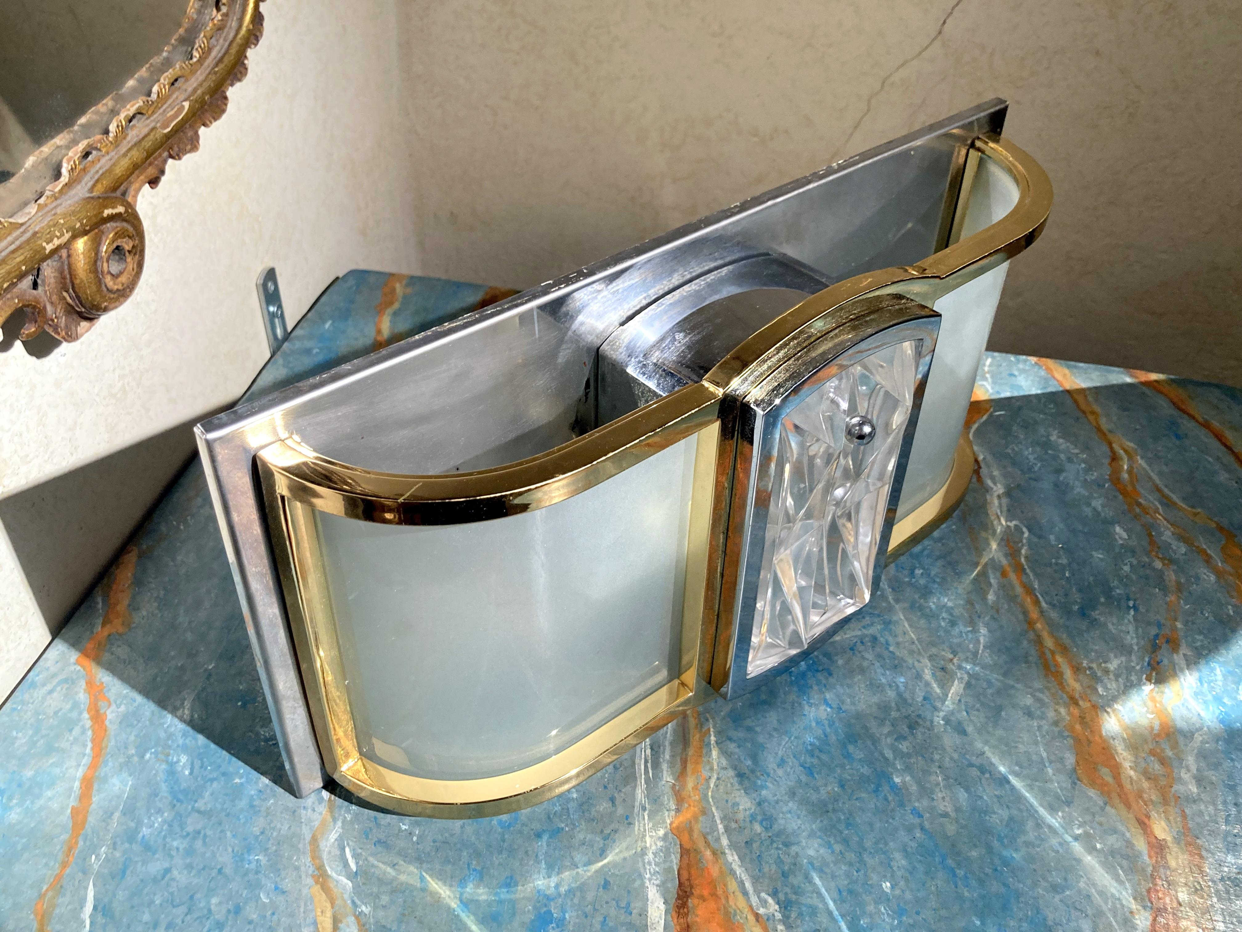 Italian Mid Century Modern Brass, Chrome, Frosted Glass Two Lights Wall Sconces In Good Condition For Sale In Firenze, IT