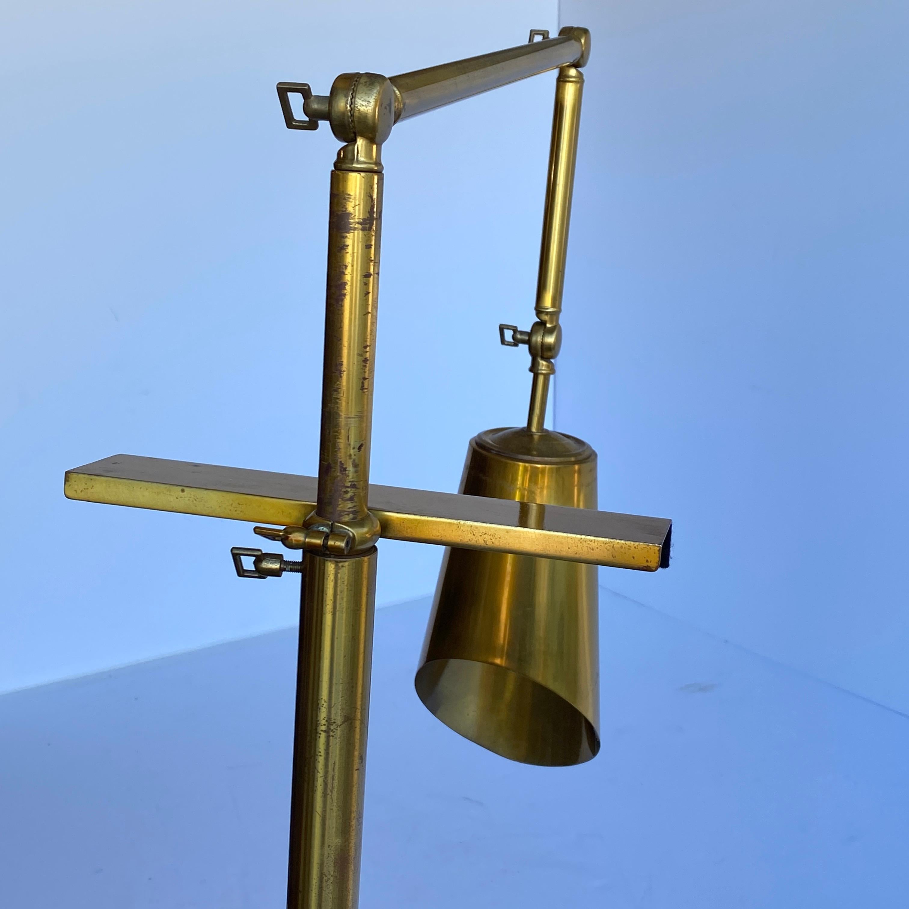 Italian Mid-Century Modern Brass Easel Floor Lamp and Painting Stand With Light In Good Condition For Sale In Haddonfield, NJ