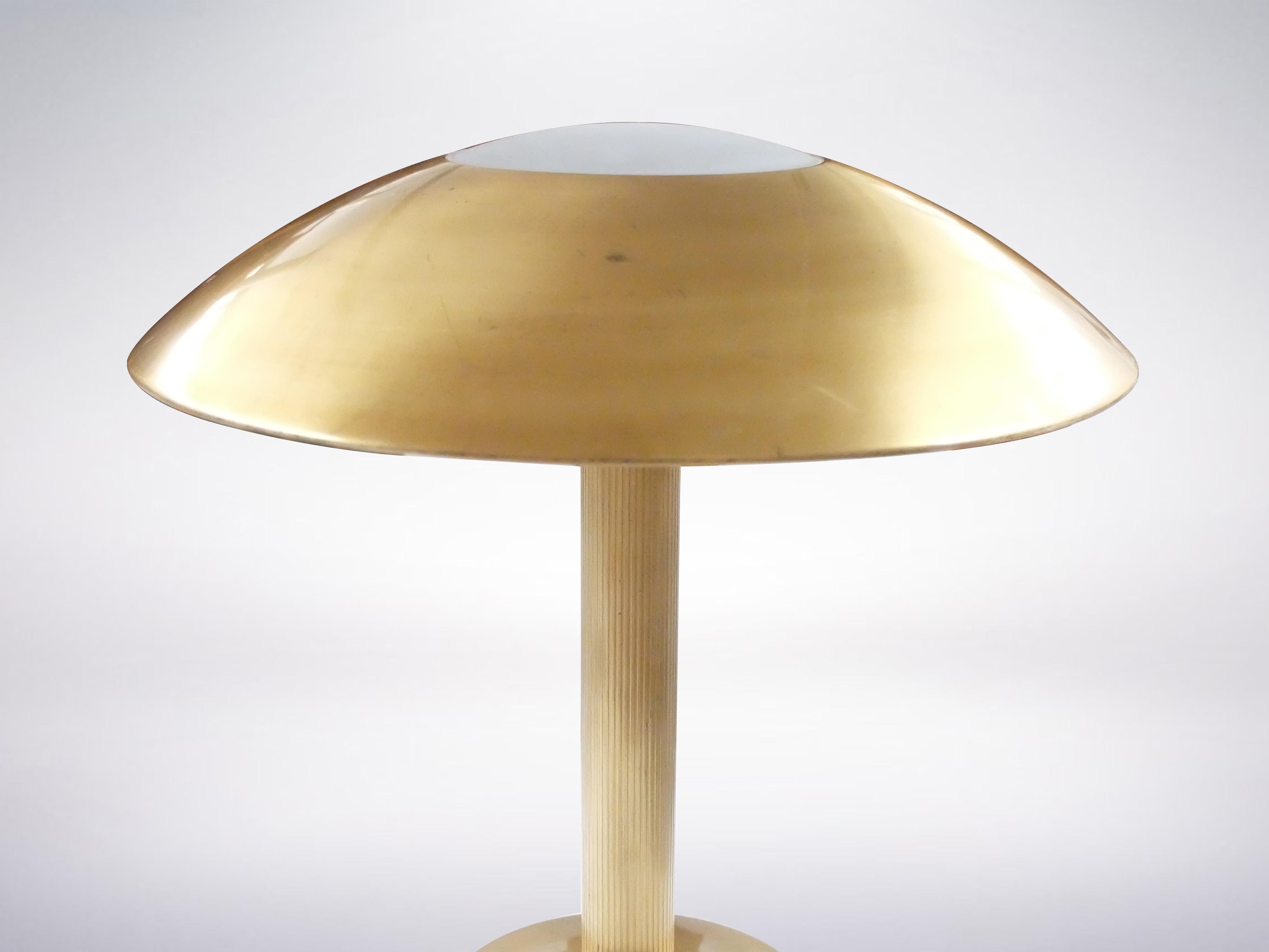 3 light table lamp