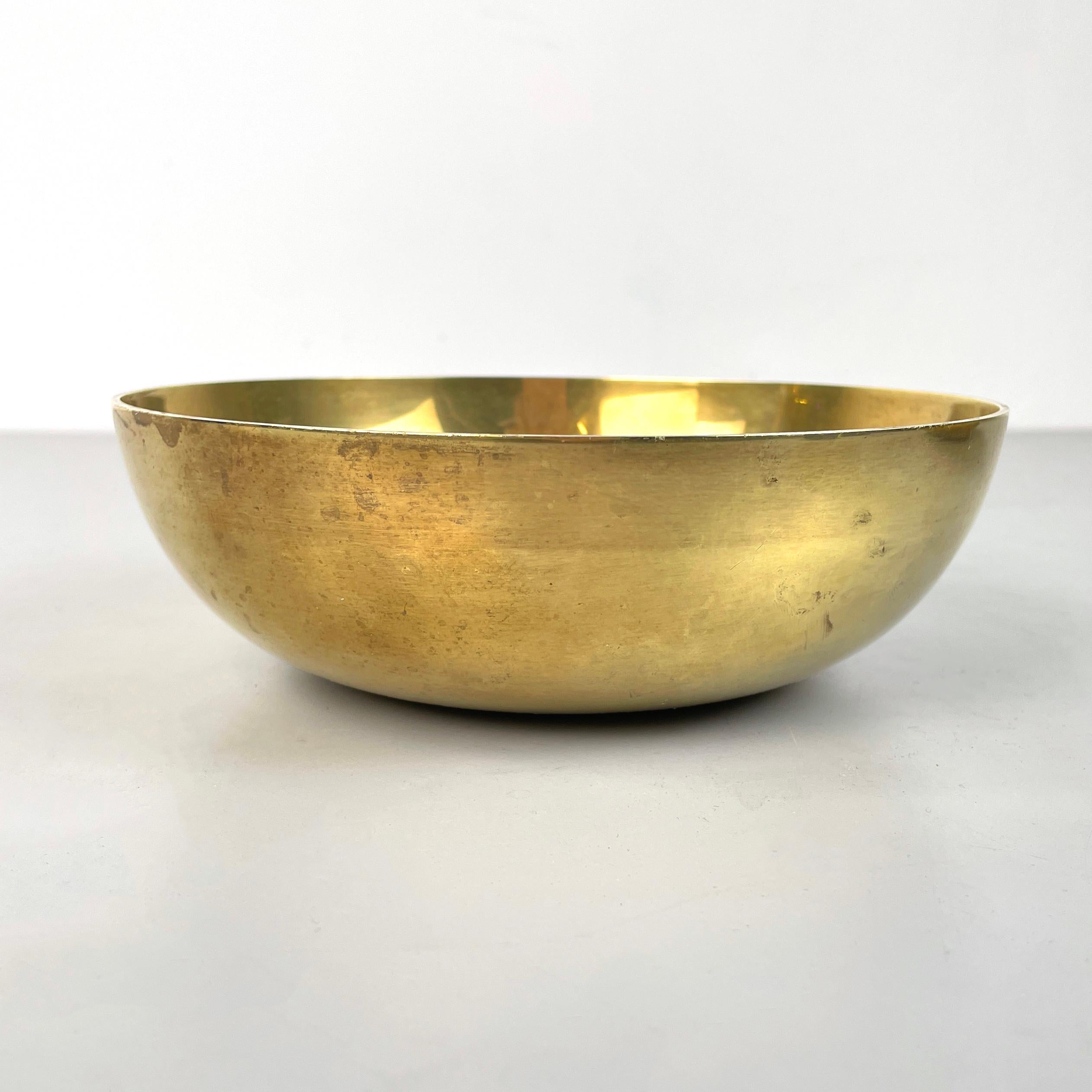 Italian mid-century modern Brass round bowl or pocket emptier, 1950s For Sale 7