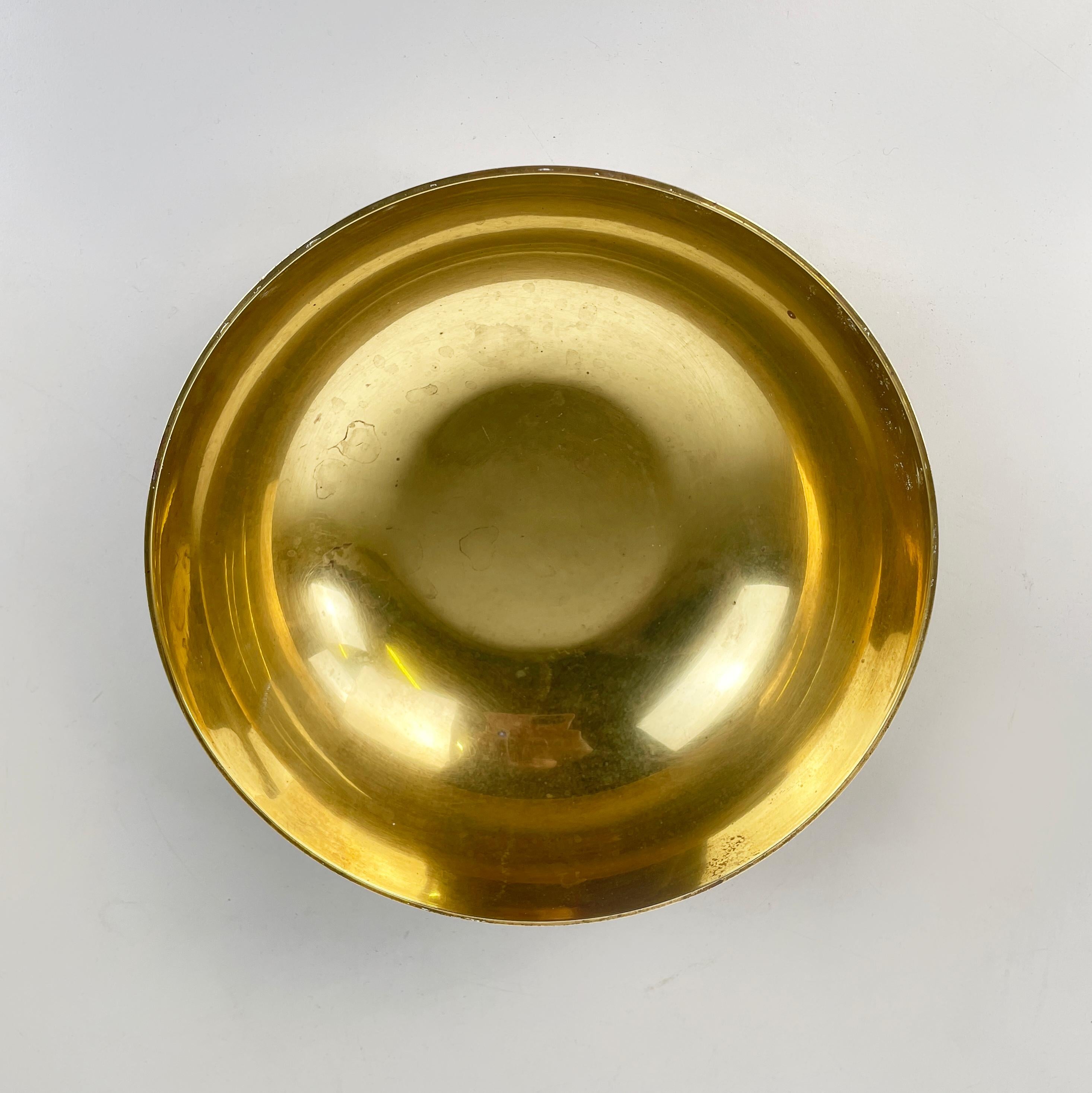 Italian mid-century modern Brass round bowl or pocket emptier, 1950s For Sale 8