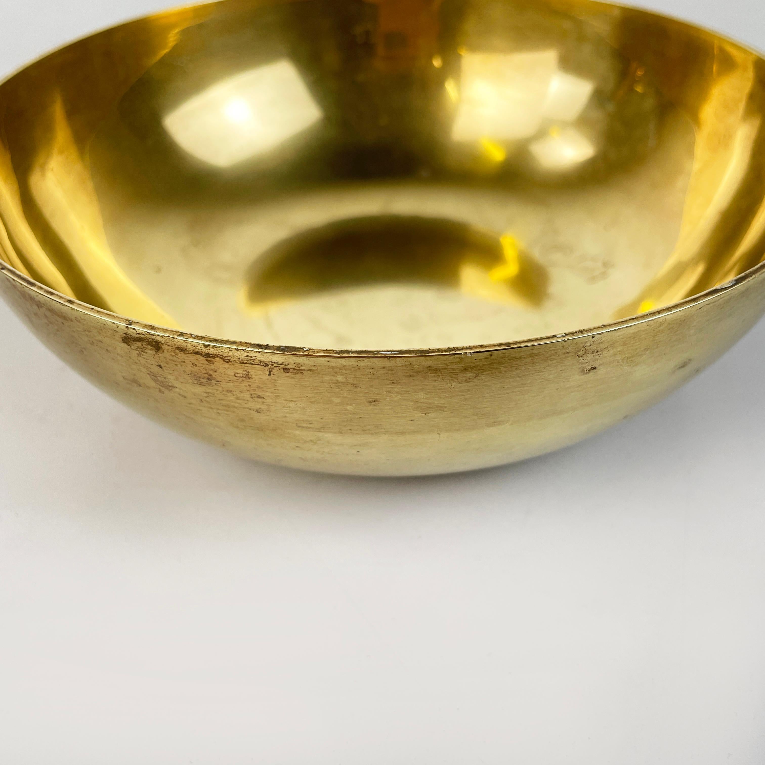 Italian mid-century modern Brass round bowl or pocket emptier, 1950s For Sale 10