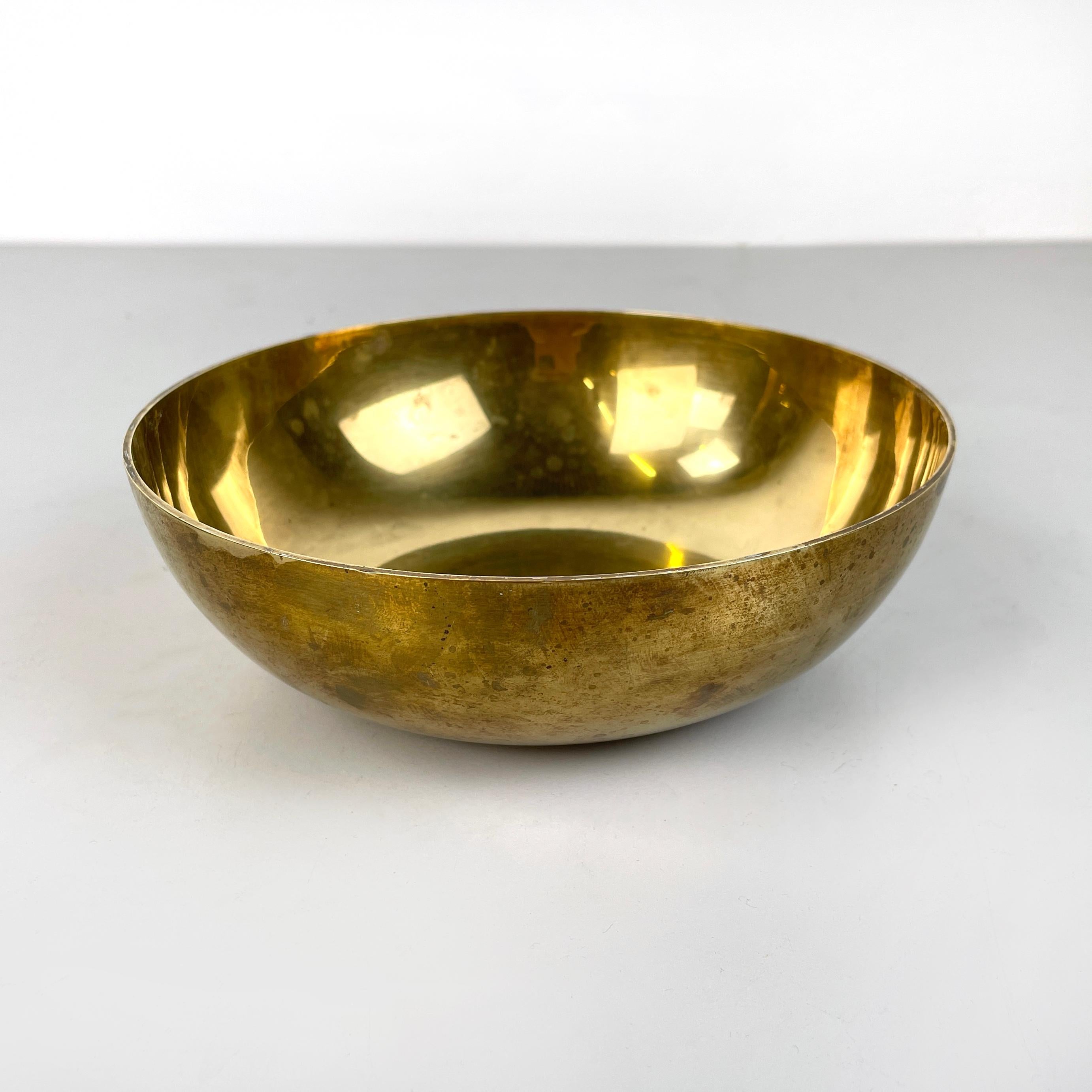 Mid-20th Century Italian mid-century modern Brass round bowl or pocket emptier, 1950s For Sale