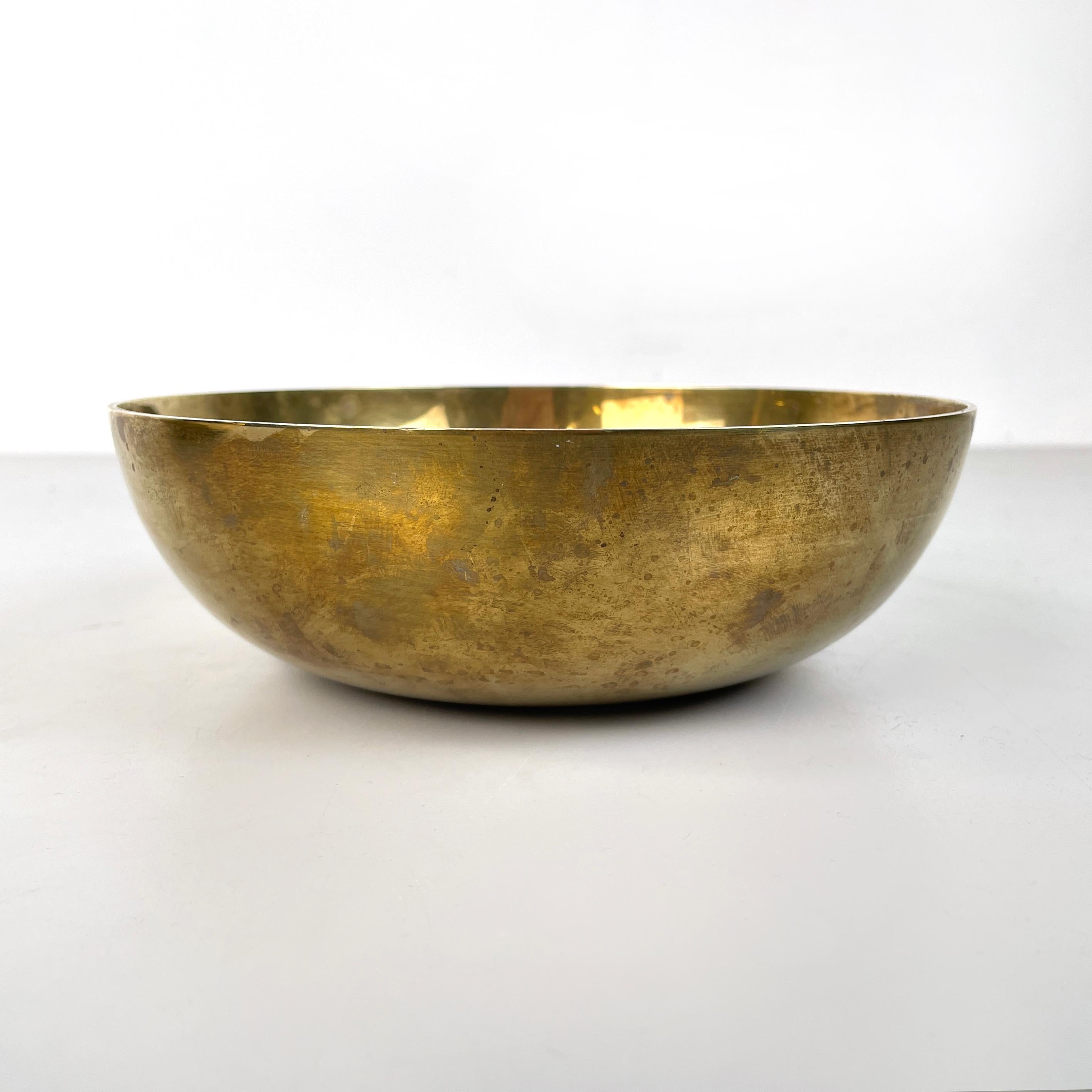 Italian mid-century modern Brass round bowl or pocket emptier, 1950s For Sale 1