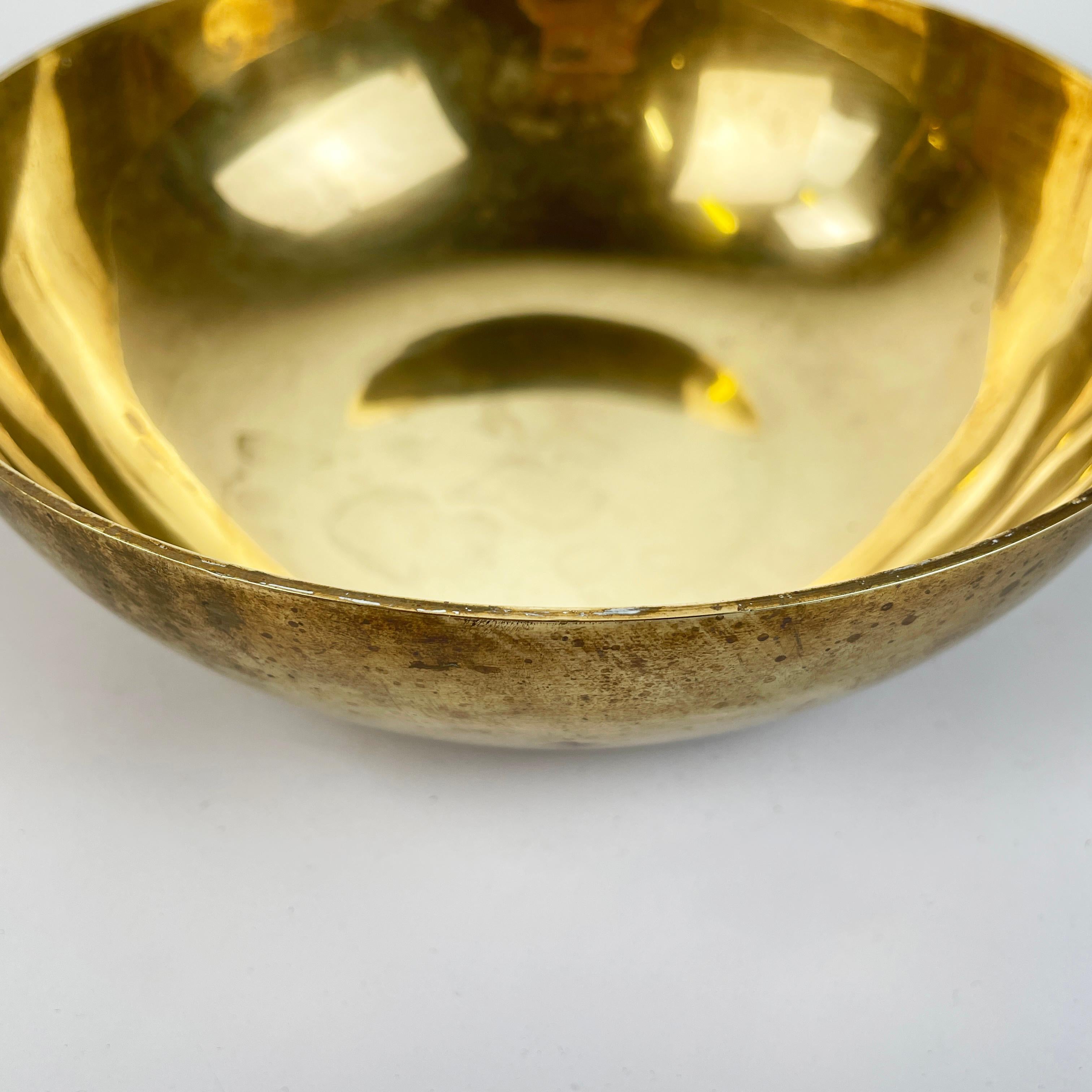 Italian mid-century modern Brass round bowl or pocket emptier, 1950s For Sale 4