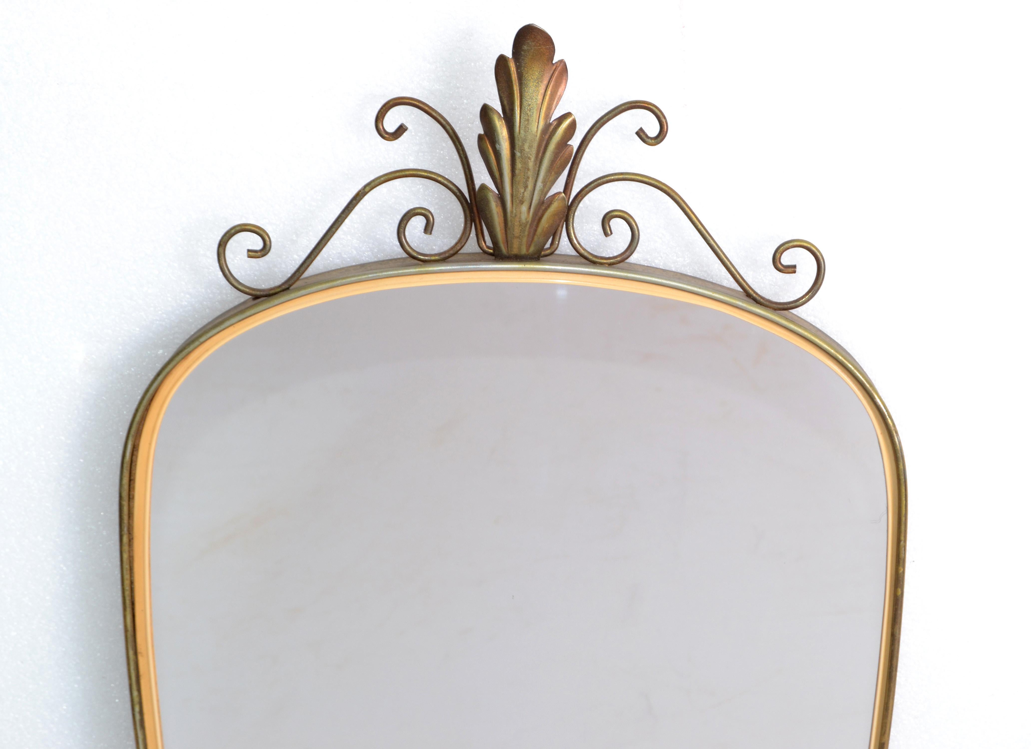 Italian Mid-Century Modern Brass Shield Mirror In Good Condition For Sale In Miami, FL