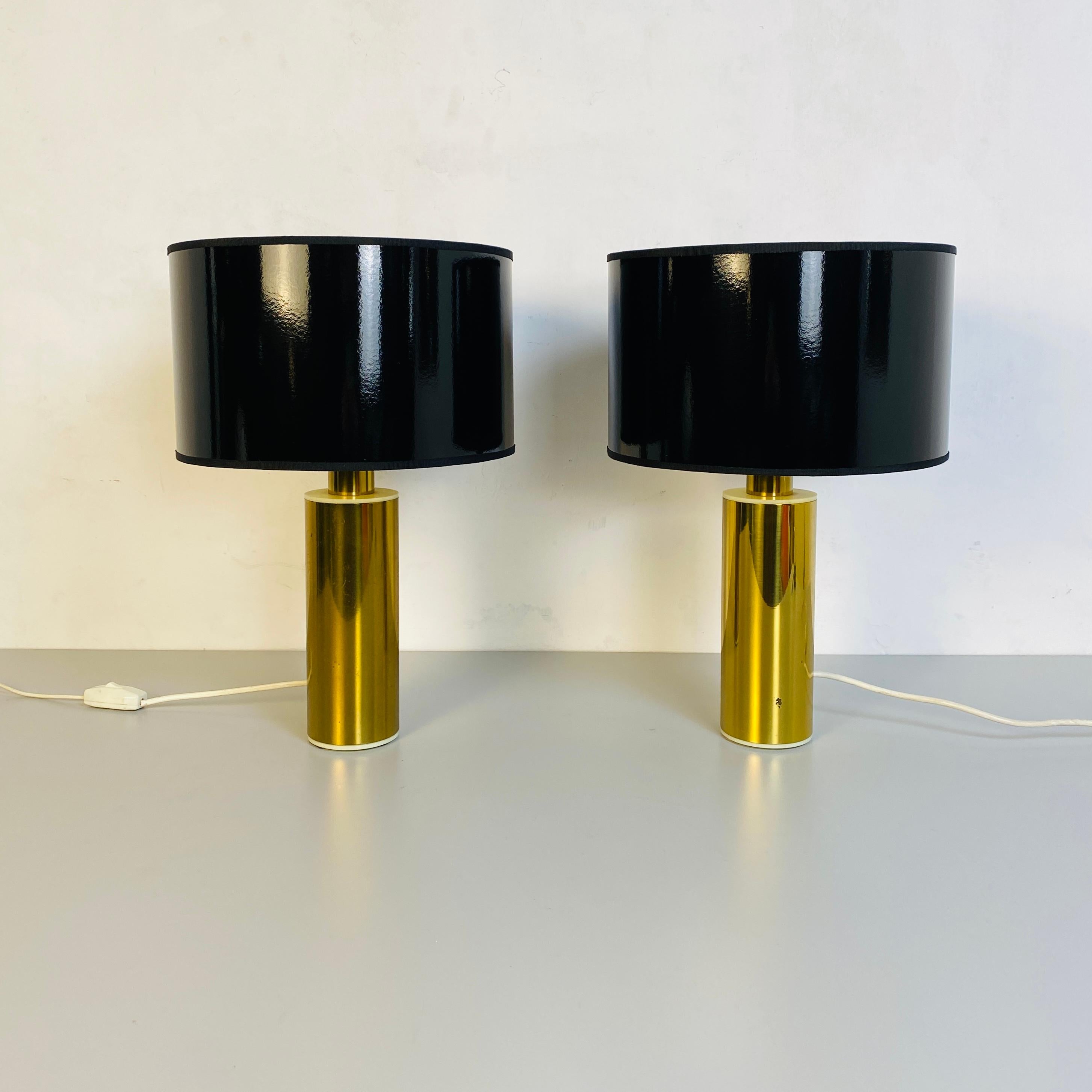 Late 20th Century Italian Mid-Century Modern Brass Table Lamps with Cylindrical Lampshade, 1970s